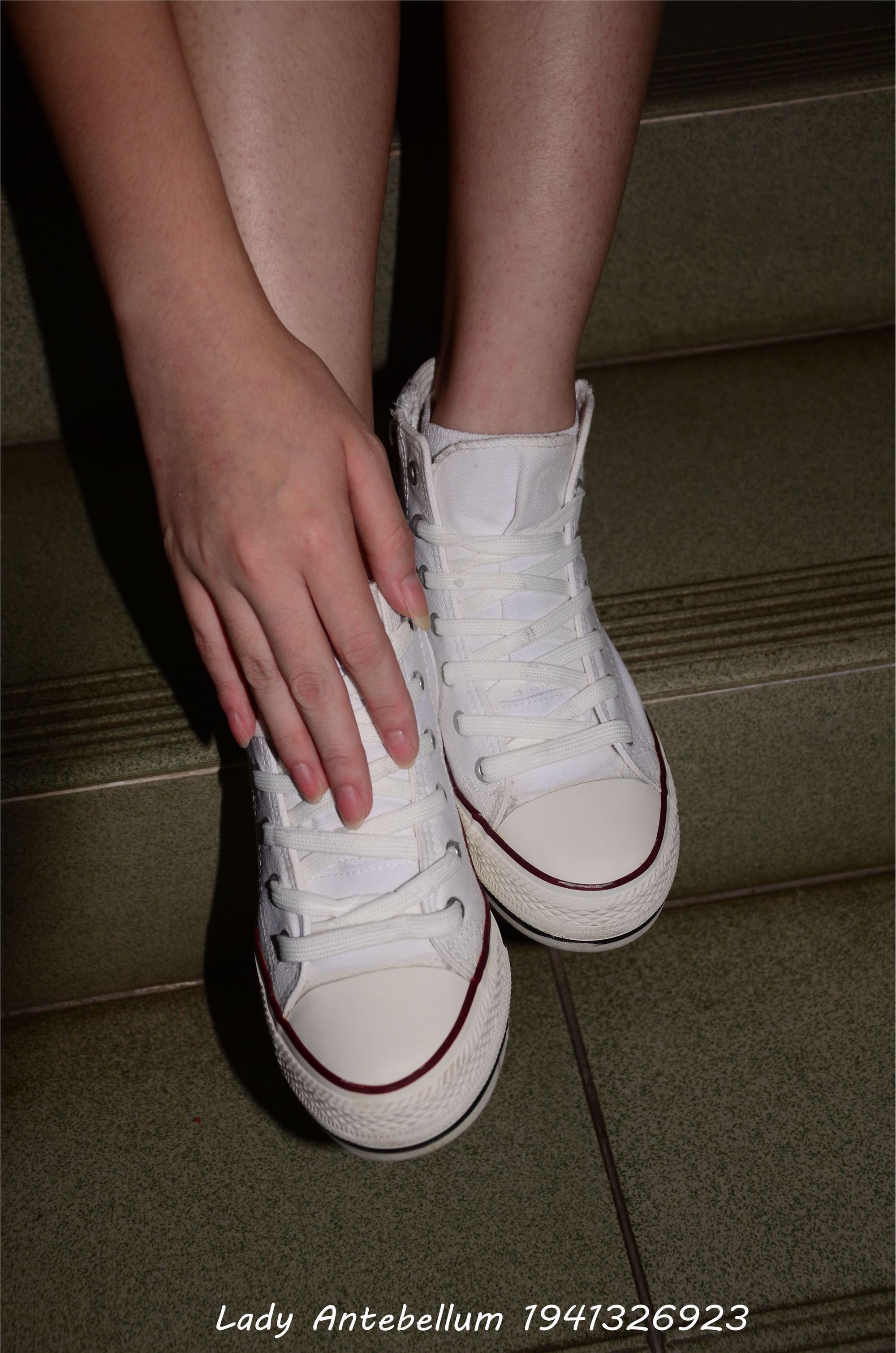 [战前女神] 恋足美腿棉袜女神级摄影套图 031