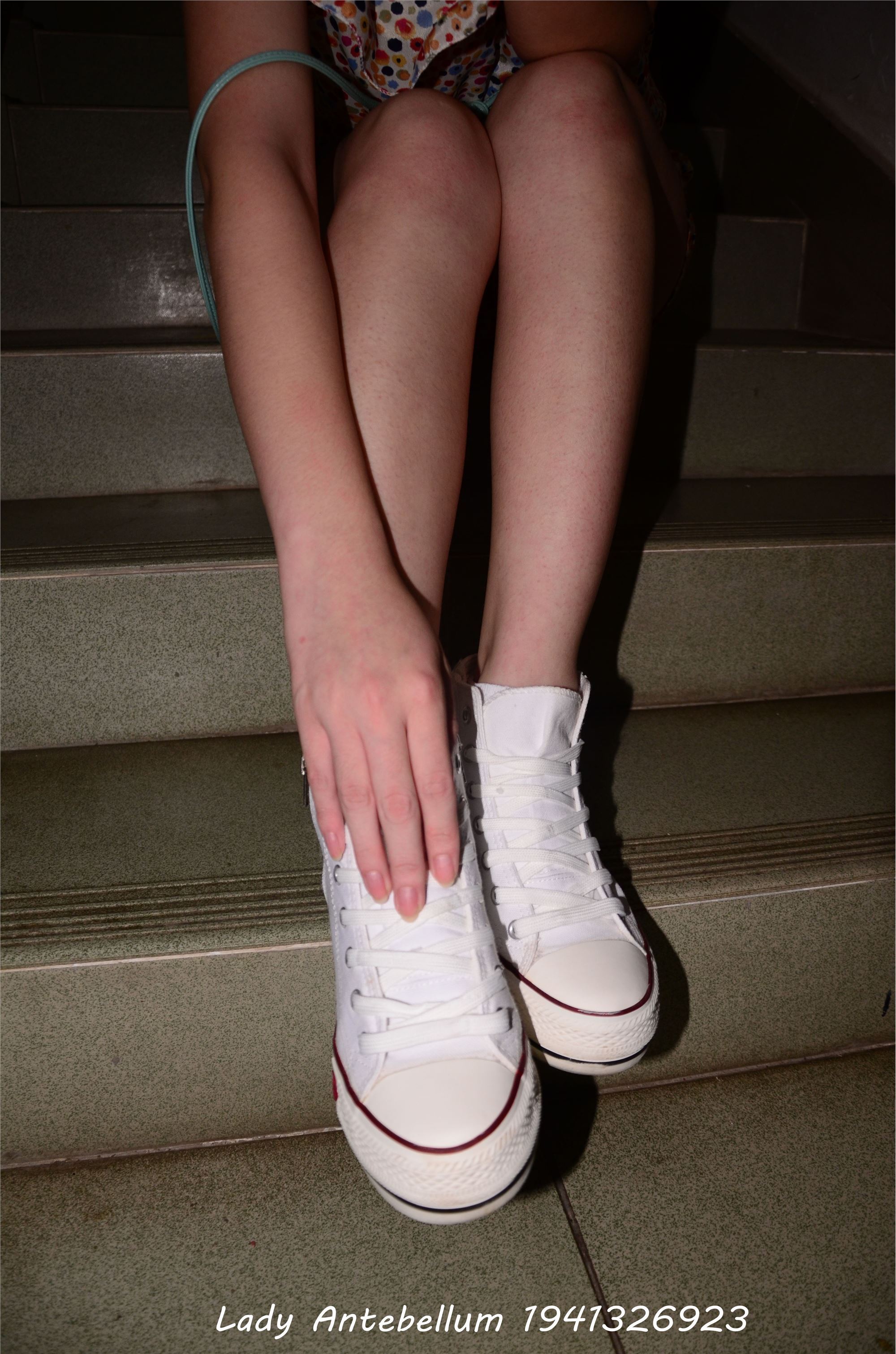 [战前女神] 恋足美腿棉袜女神级摄影套图 031