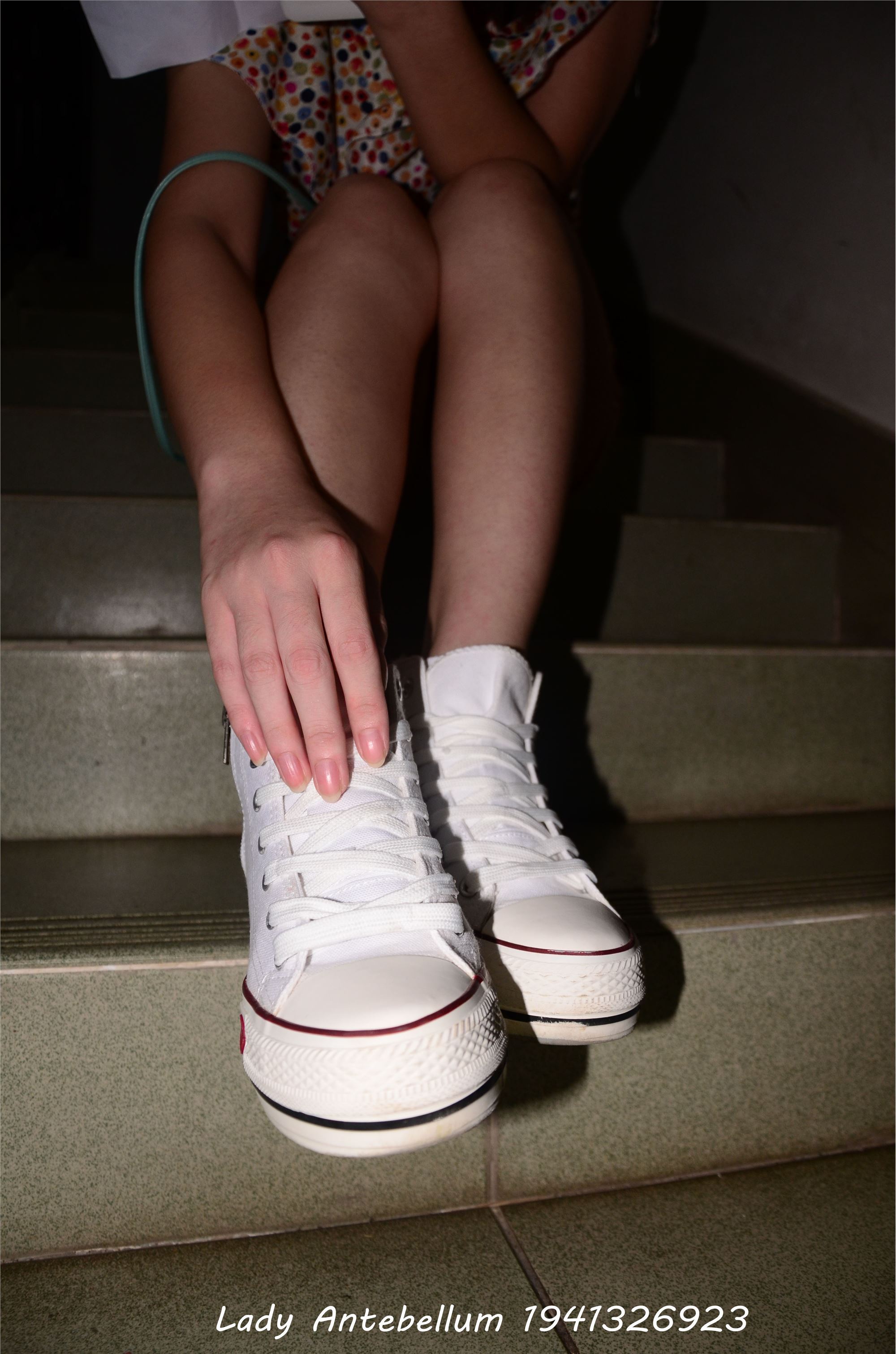 [战前女神] 恋足美腿棉袜女神级摄影套图 031