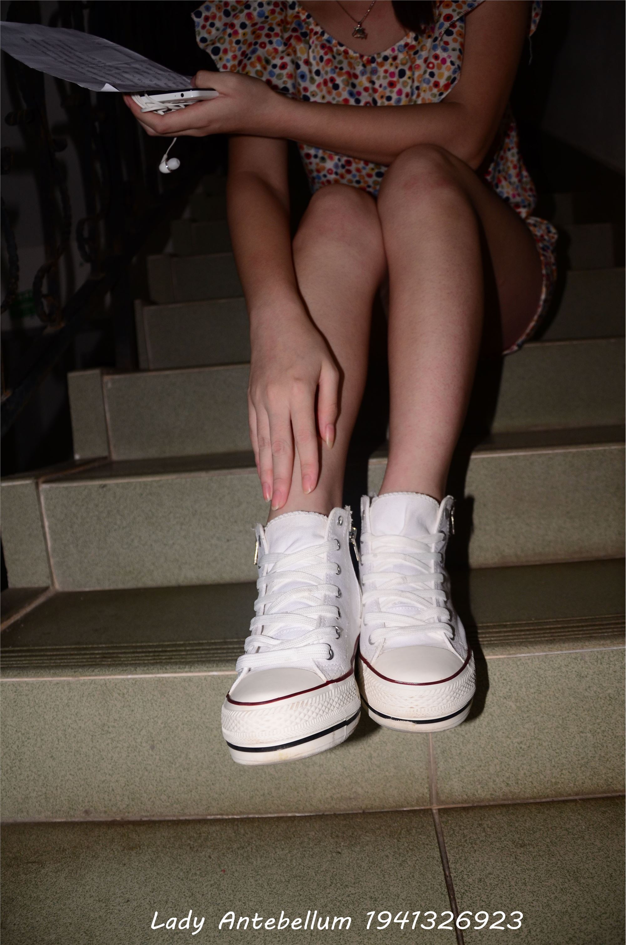 [战前女神] 恋足美腿棉袜女神级摄影套图 031