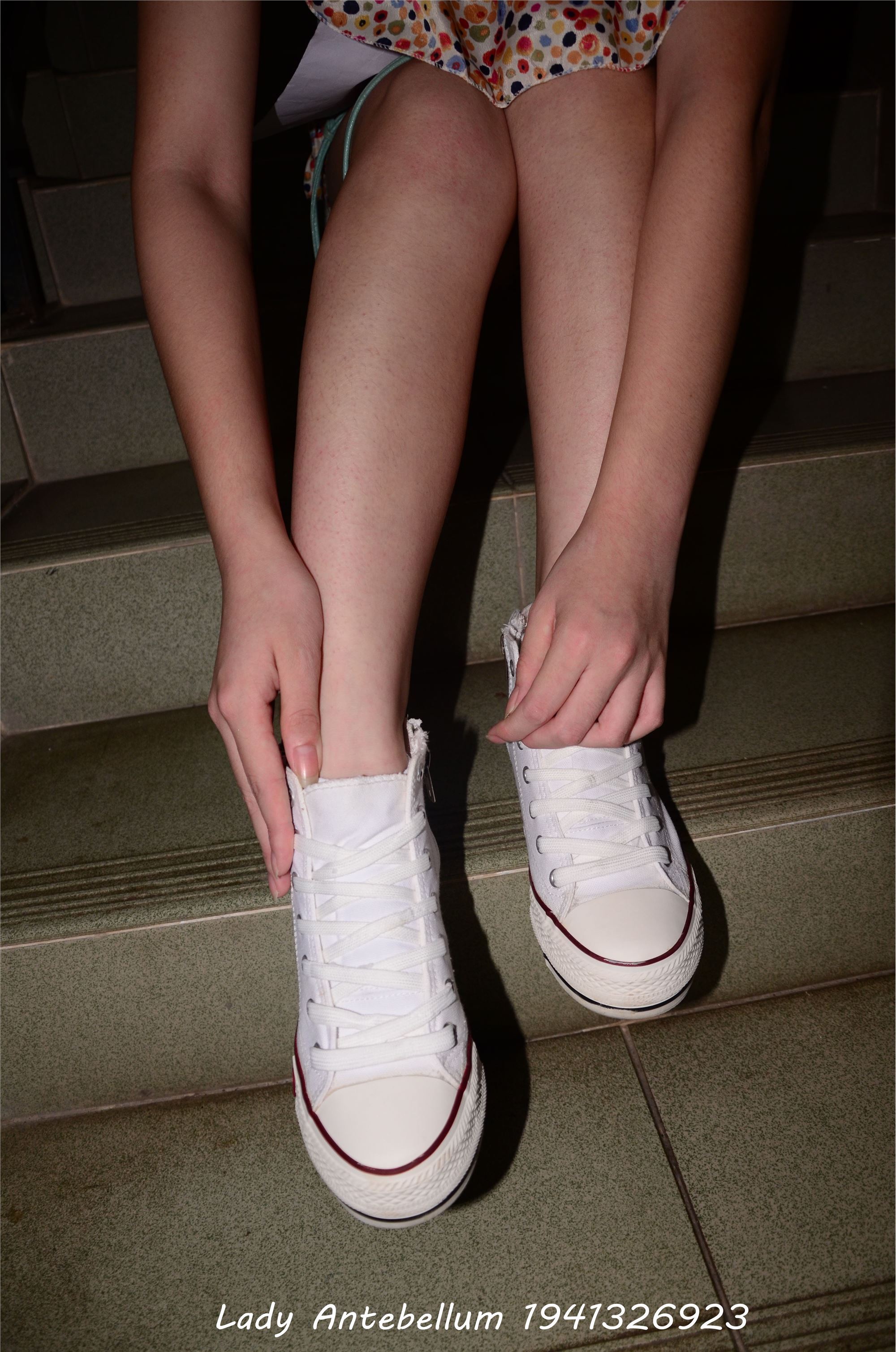 [战前女神] 恋足美腿棉袜女神级摄影套图 031