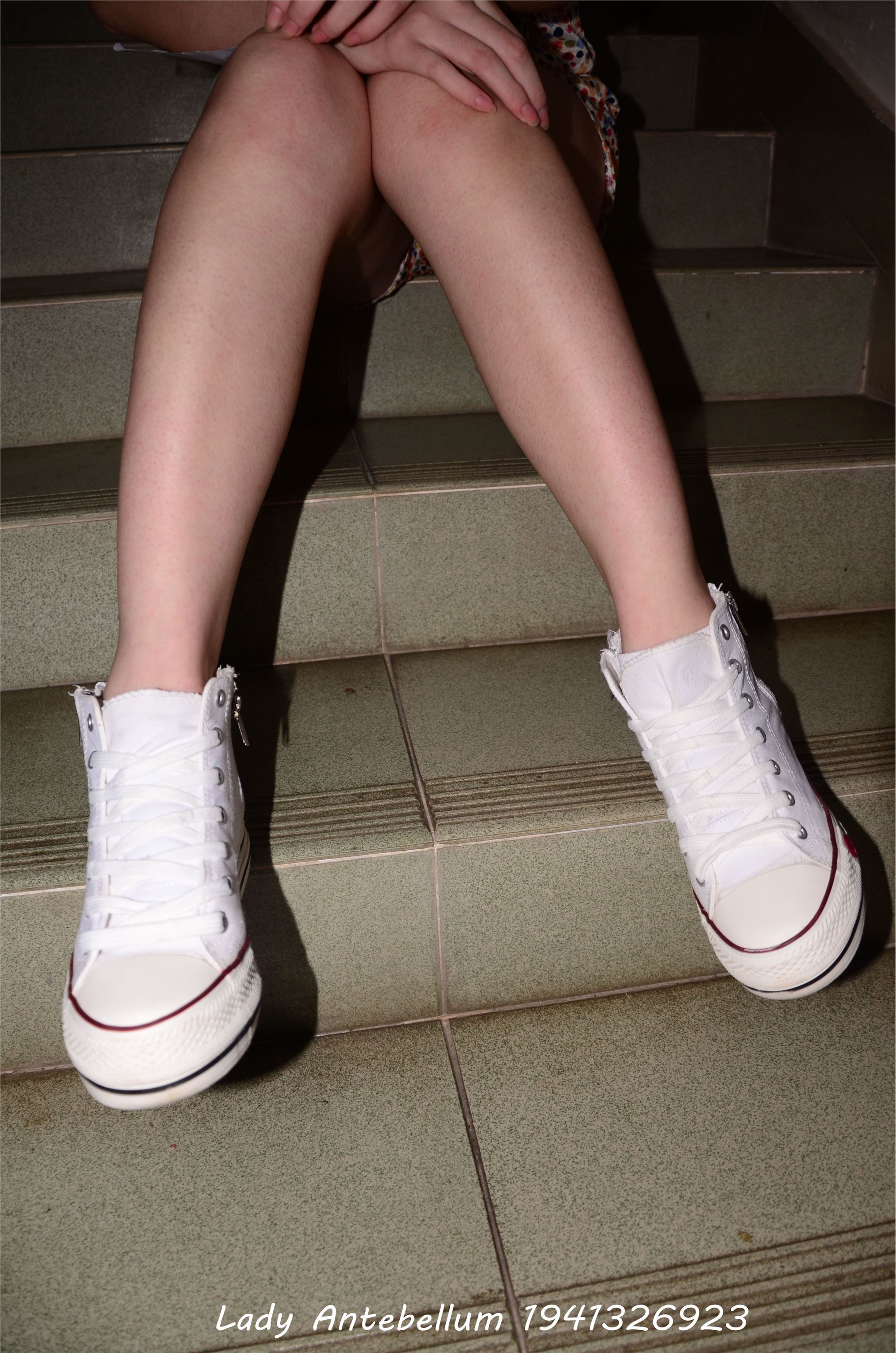 [战前女神] 恋足美腿棉袜女神级摄影套图 031