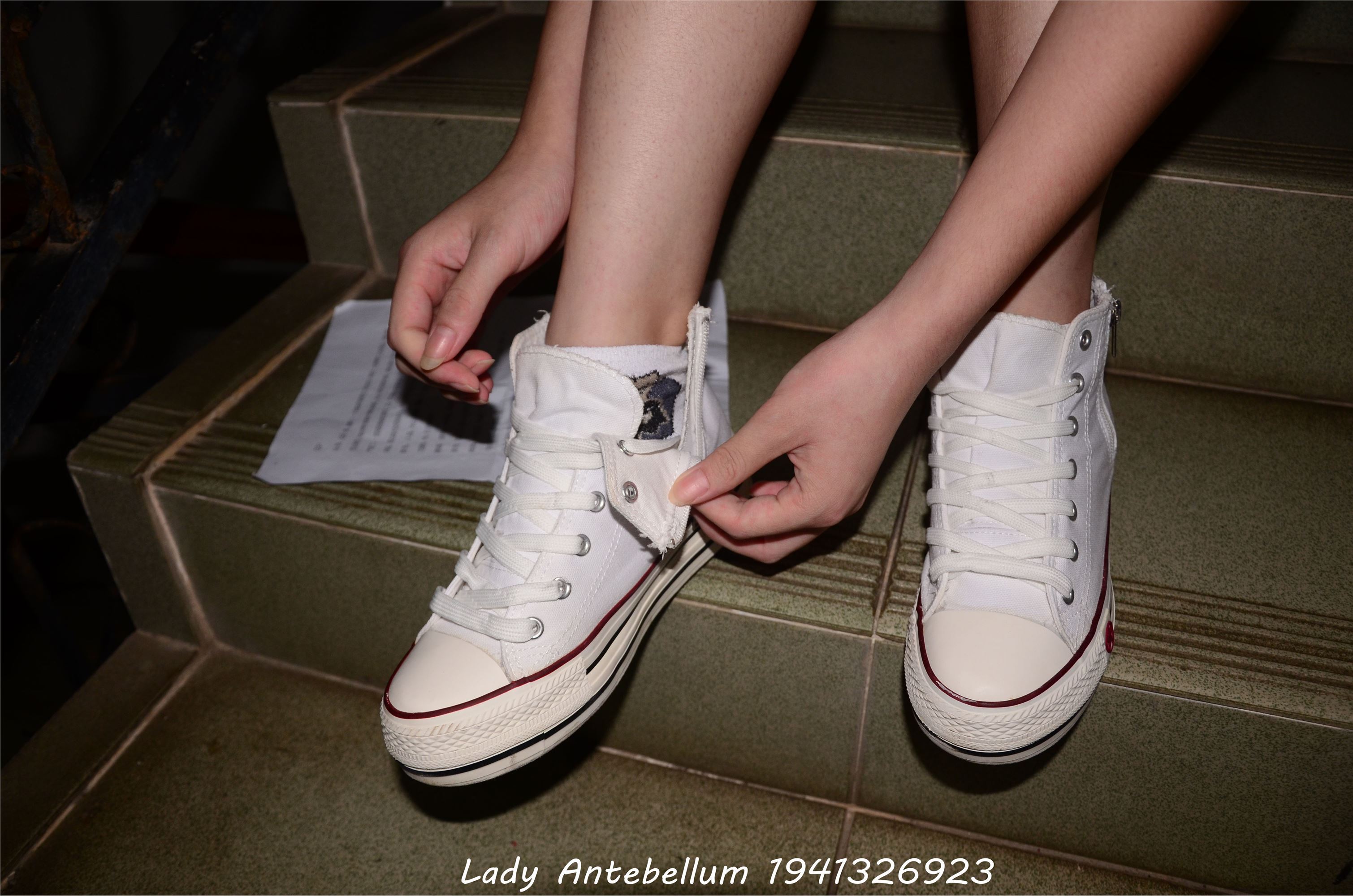 [战前女神] 恋足美腿棉袜女神级摄影套图 031