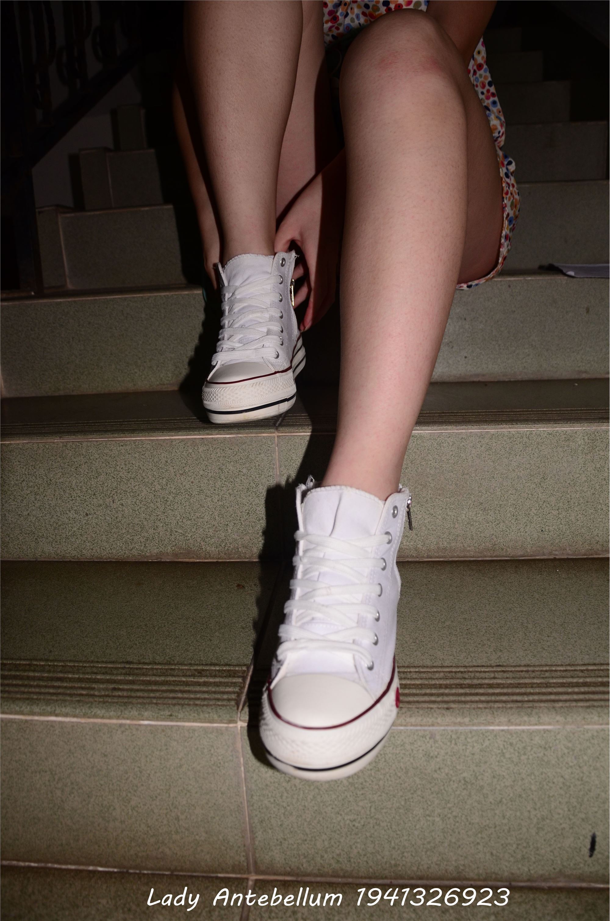 [战前女神] 恋足美腿棉袜女神级摄影套图 031