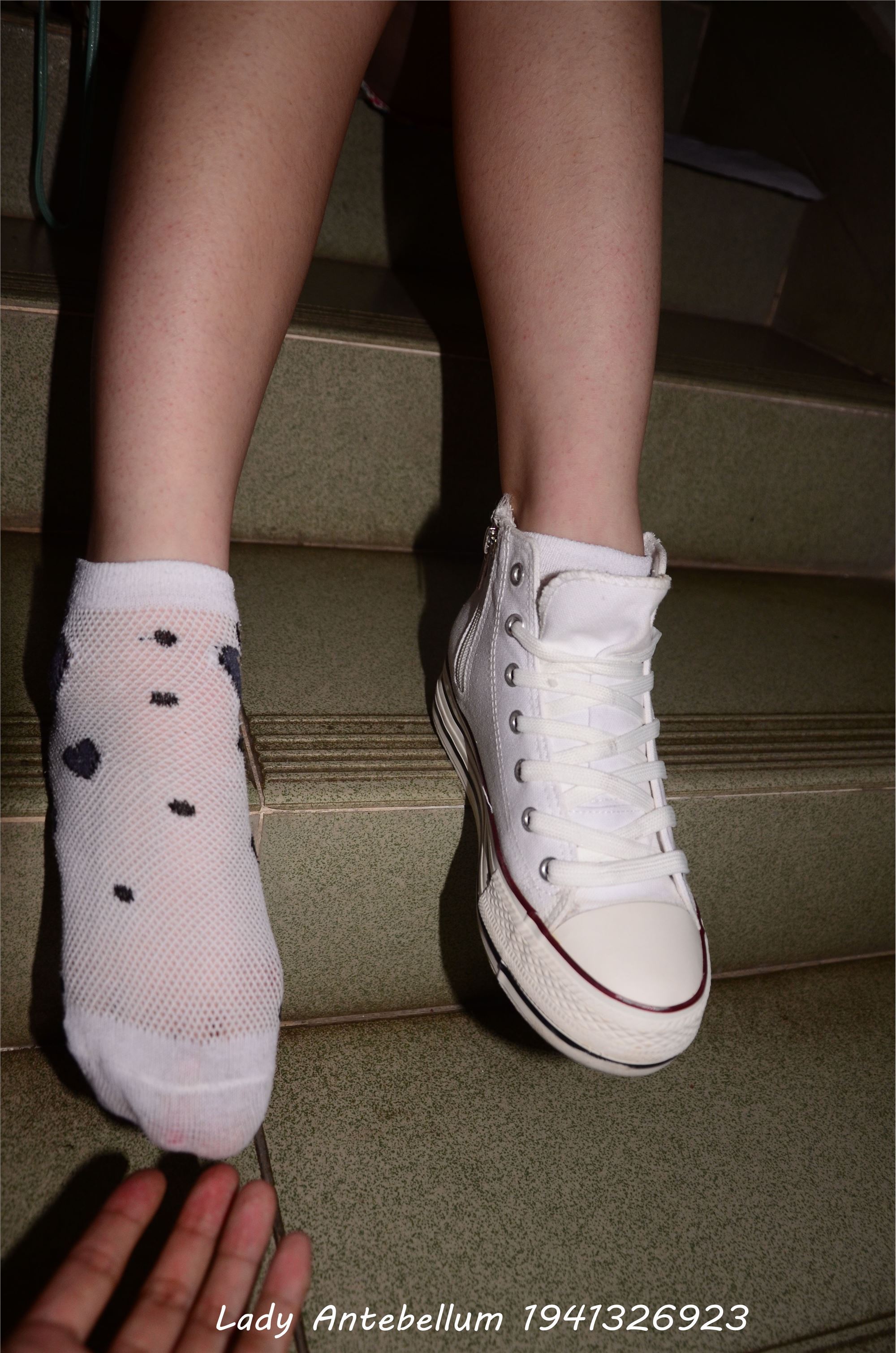 [战前女神] 恋足美腿棉袜女神级摄影套图 031