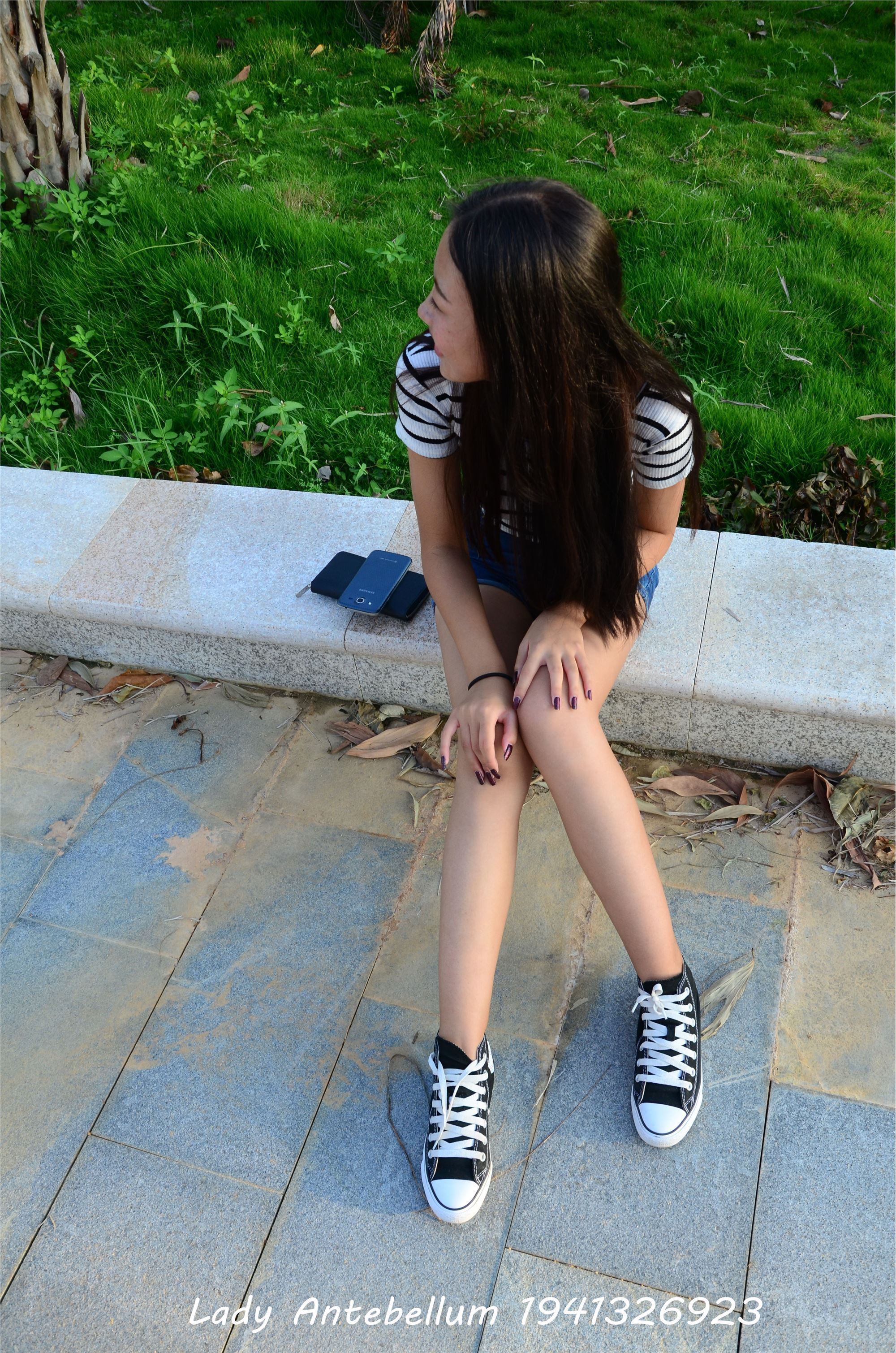 [战前女神] 恋足美腿棉袜女神级摄影套图 032