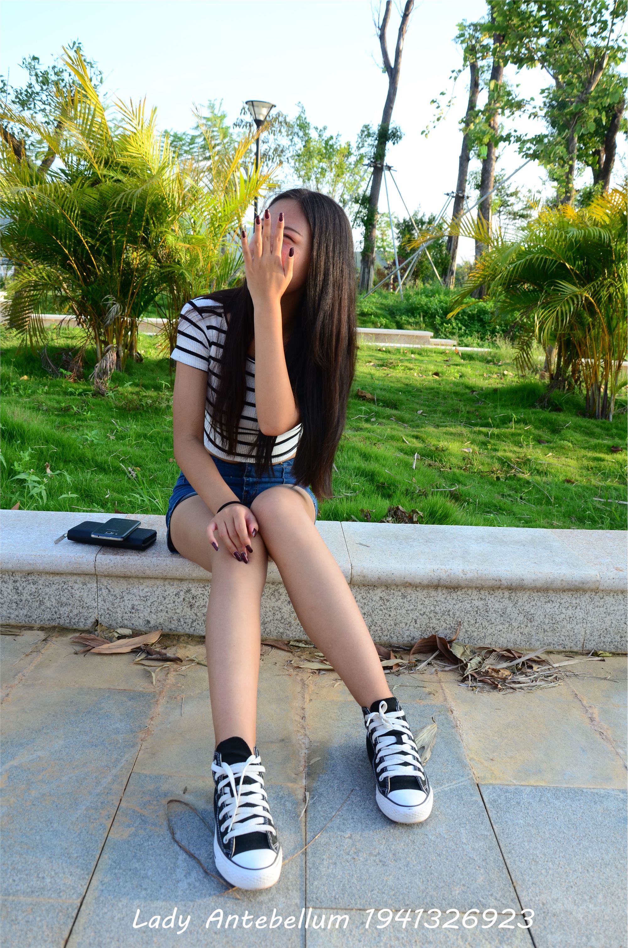 [战前女神] 恋足美腿棉袜女神级摄影套图 032