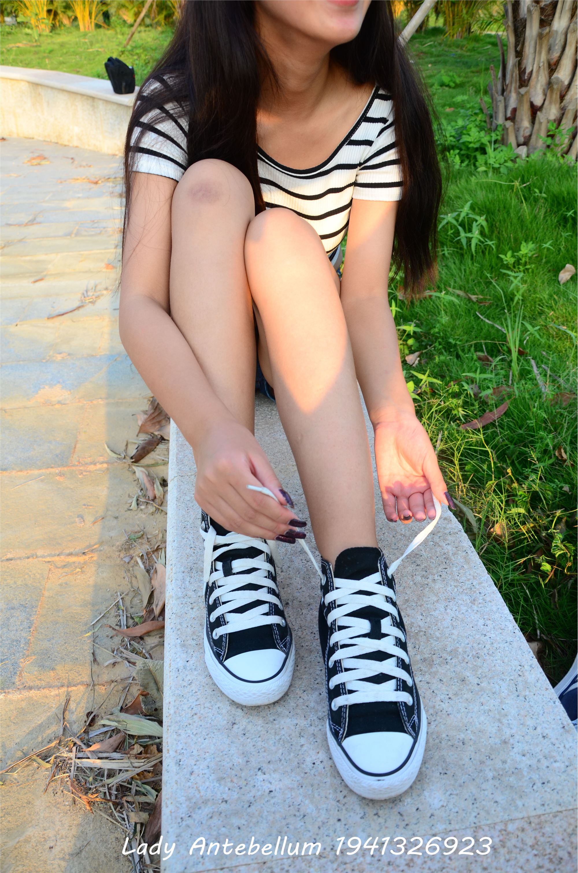 [战前女神] 恋足美腿棉袜女神级摄影套图 032