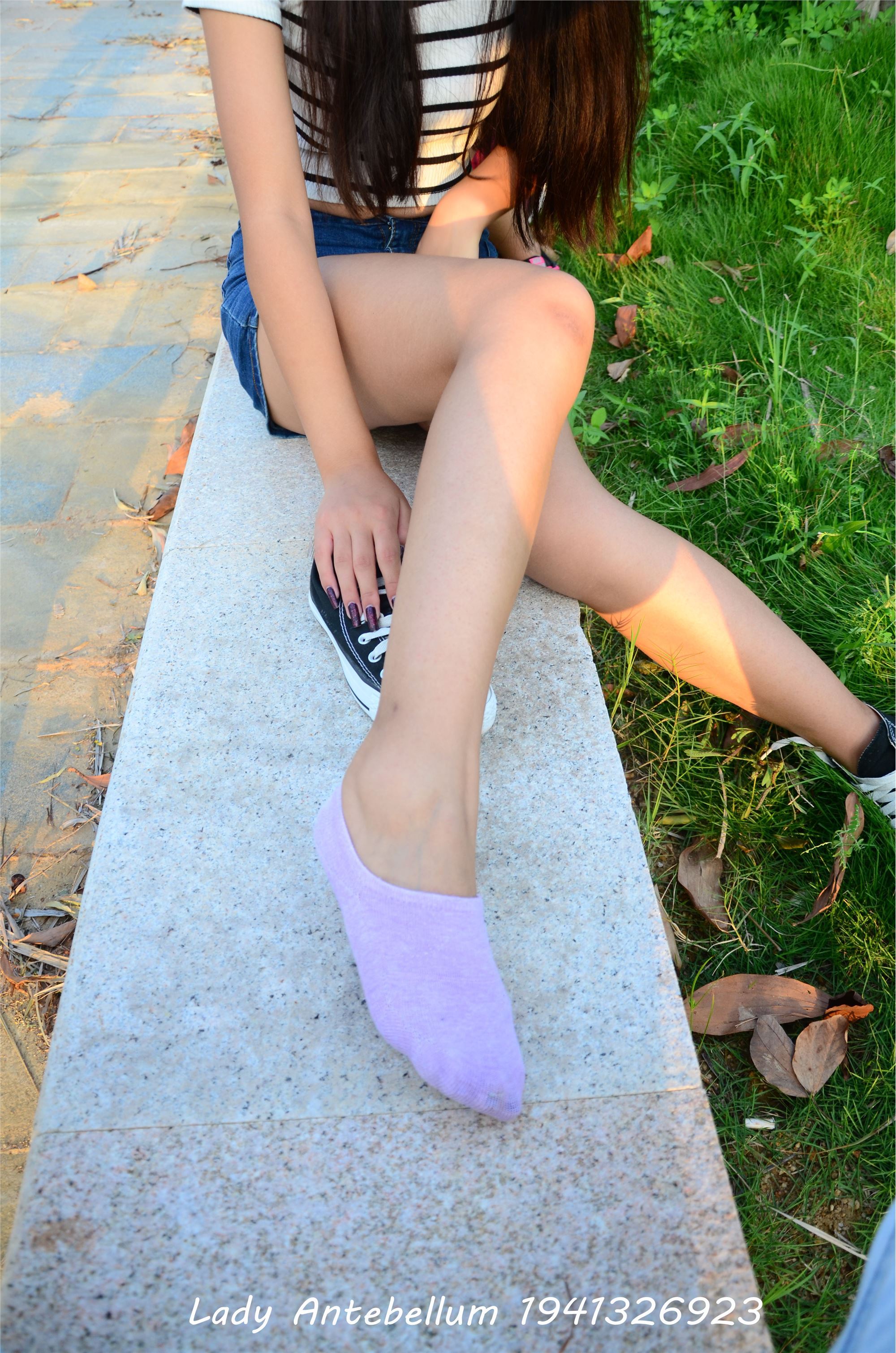 [战前女神] 恋足美腿棉袜女神级摄影套图 032