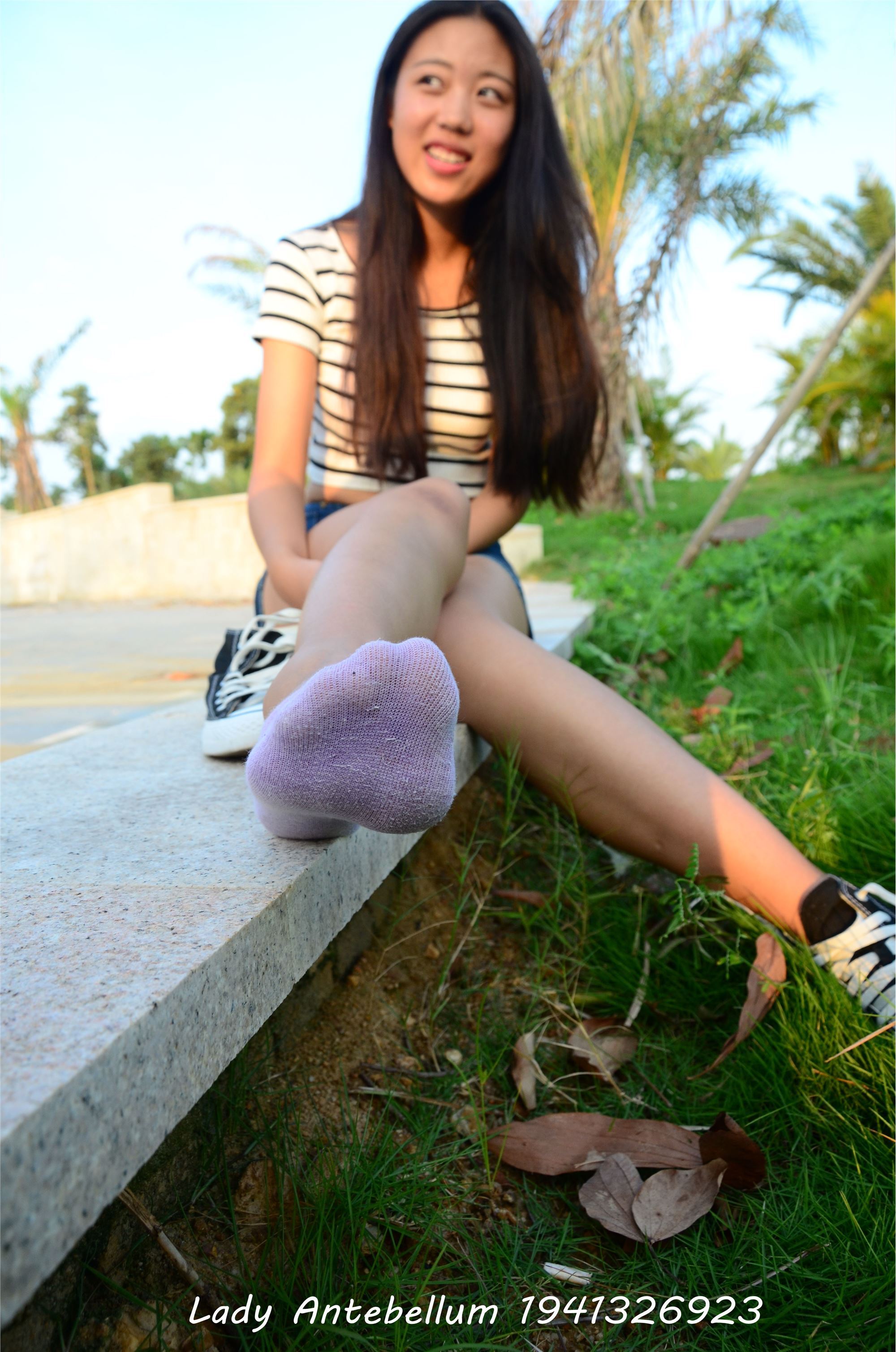 [战前女神] 恋足美腿棉袜女神级摄影套图 032