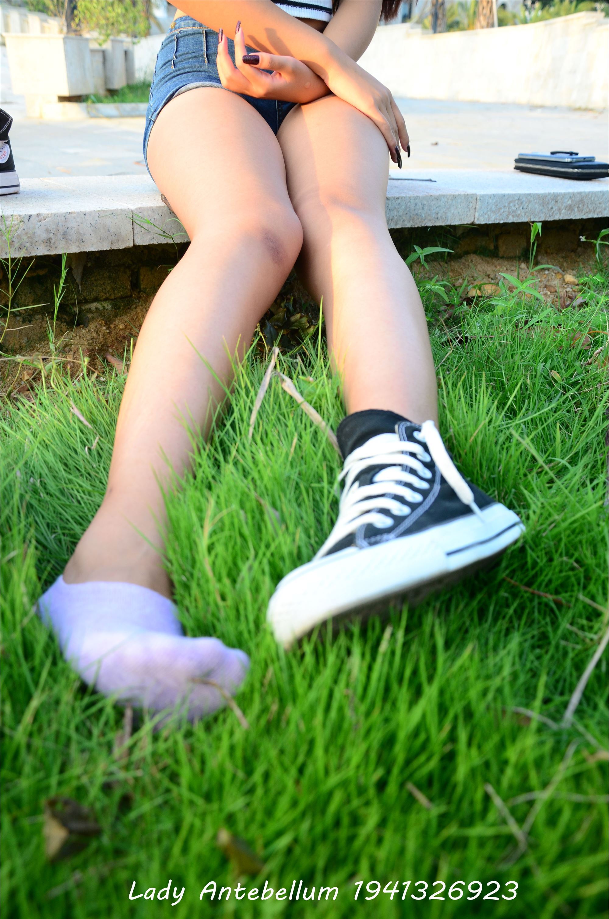 [战前女神] 恋足美腿棉袜女神级摄影套图 032