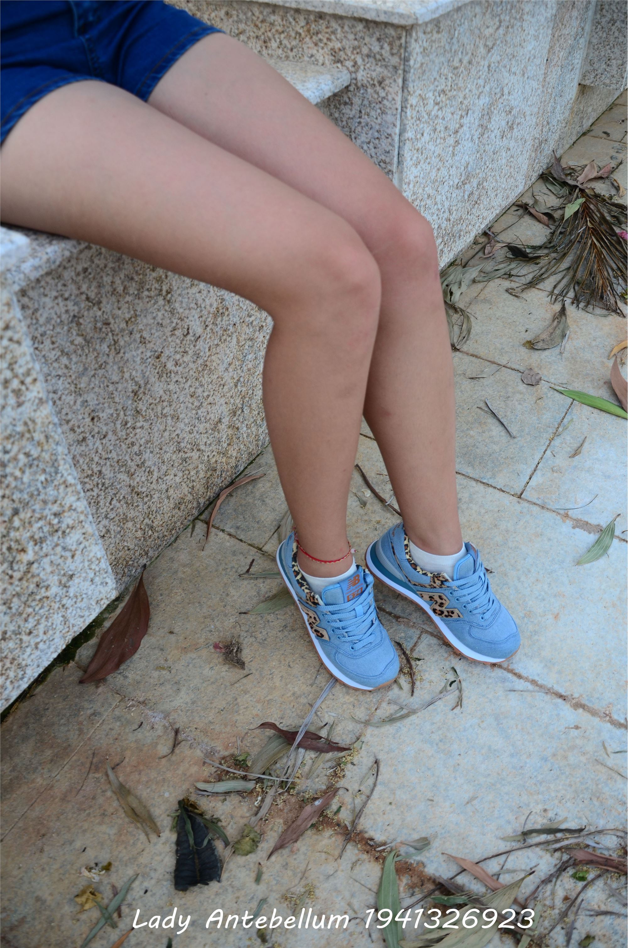 [战前女神] 恋足美腿棉袜女神级摄影套图 032