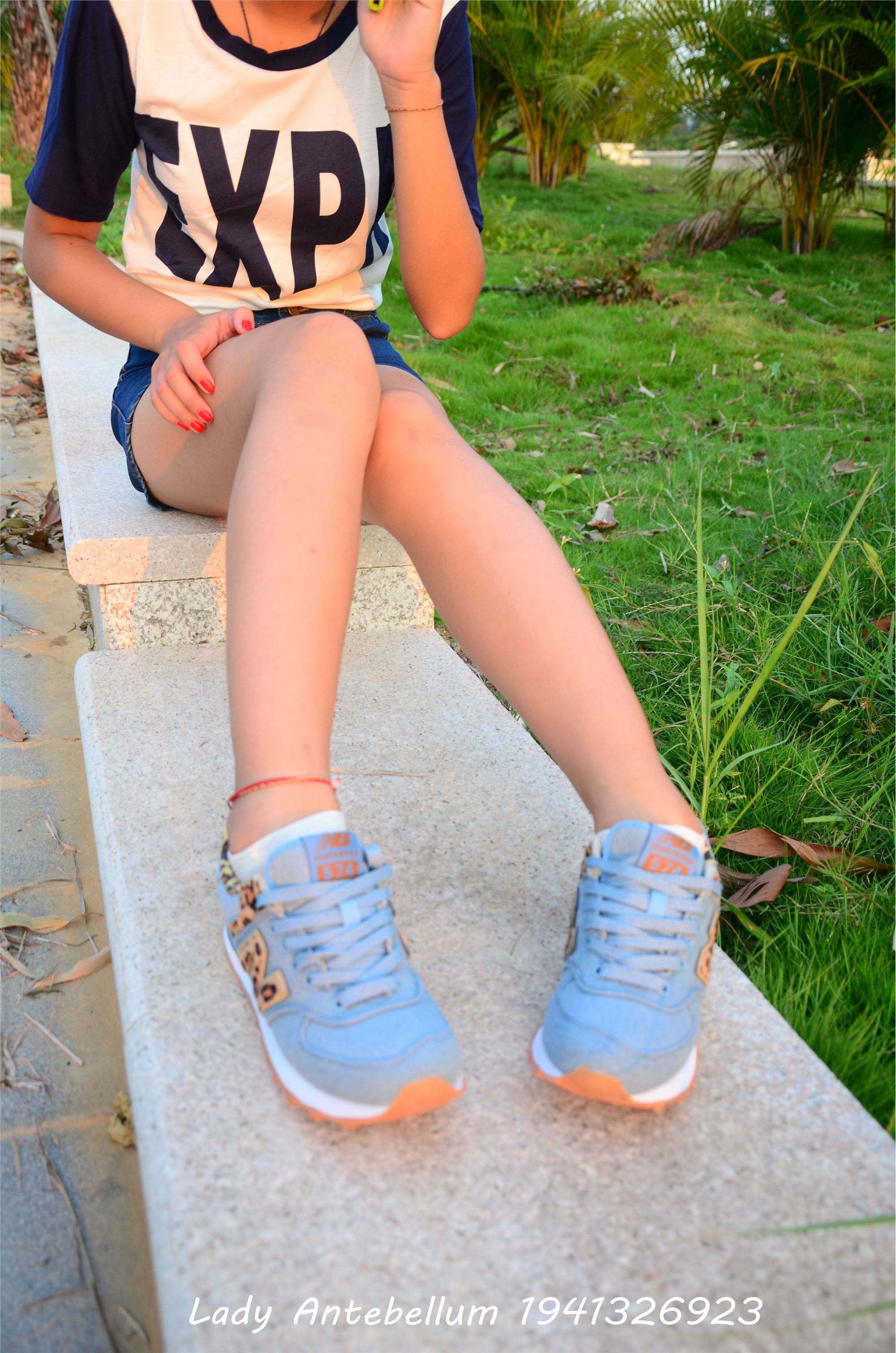 [战前女神] 恋足美腿棉袜女神级摄影套图 032