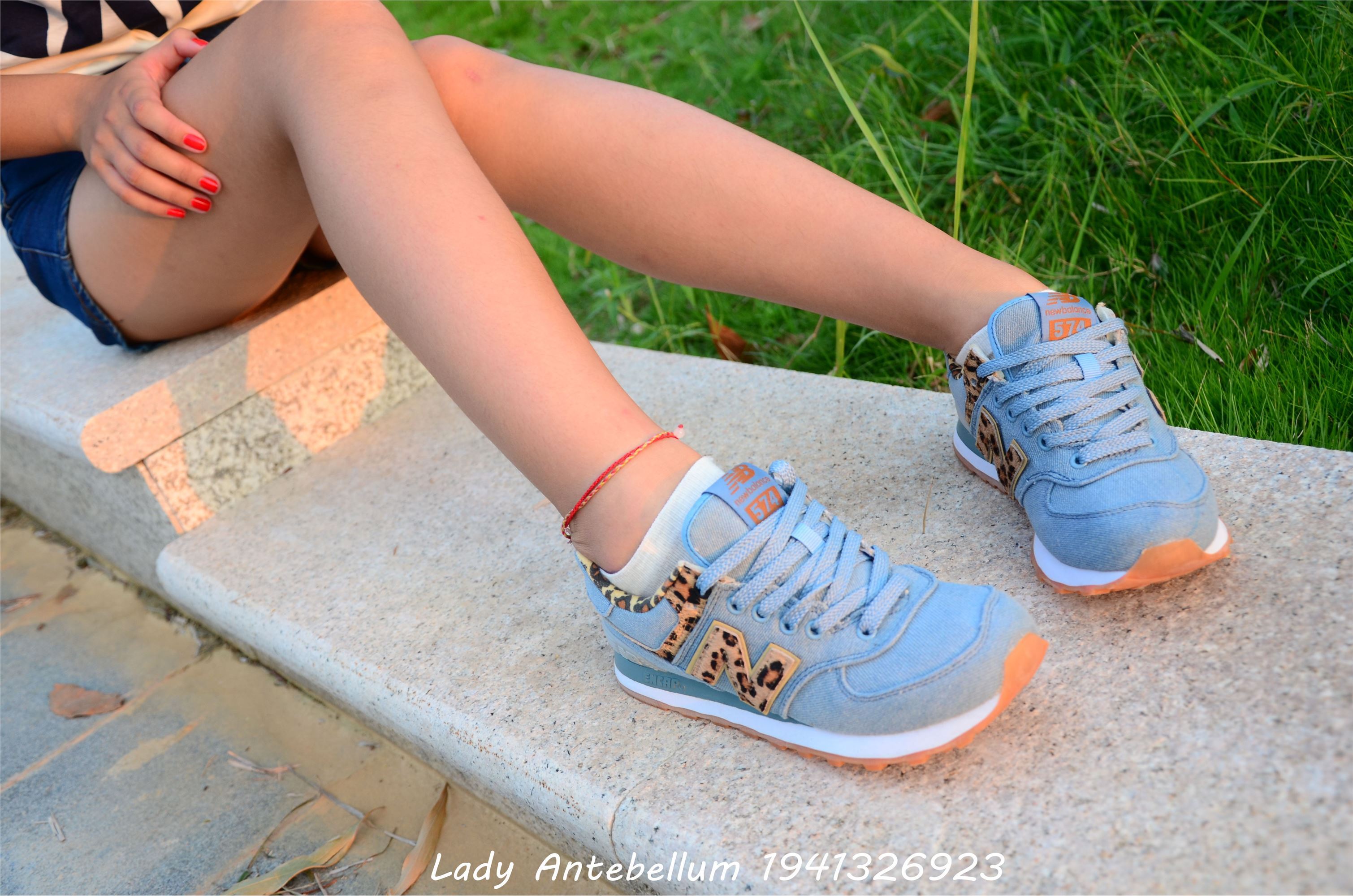 [战前女神] 恋足美腿棉袜女神级摄影套图 032