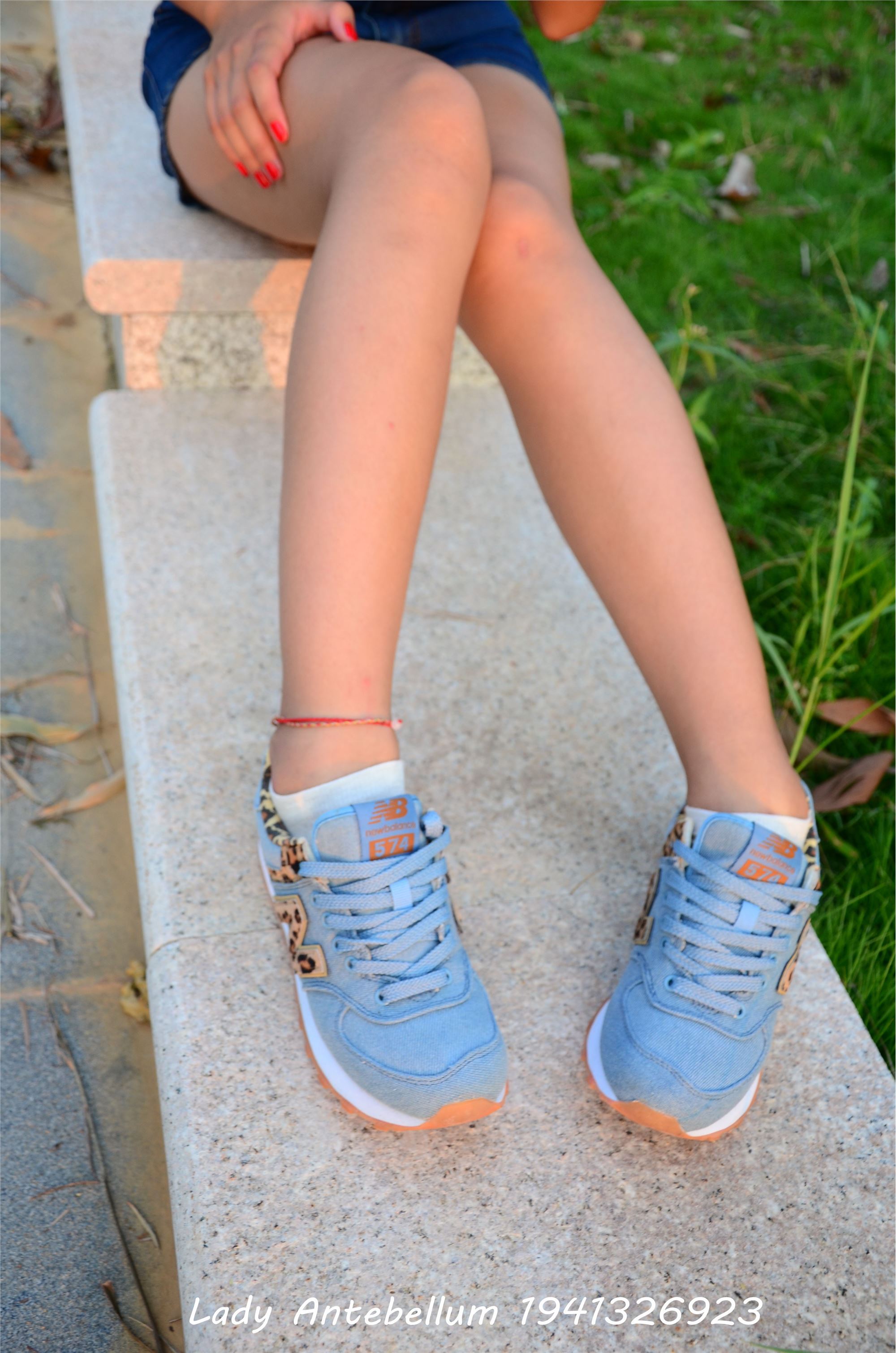 [战前女神] 恋足美腿棉袜女神级摄影套图 032