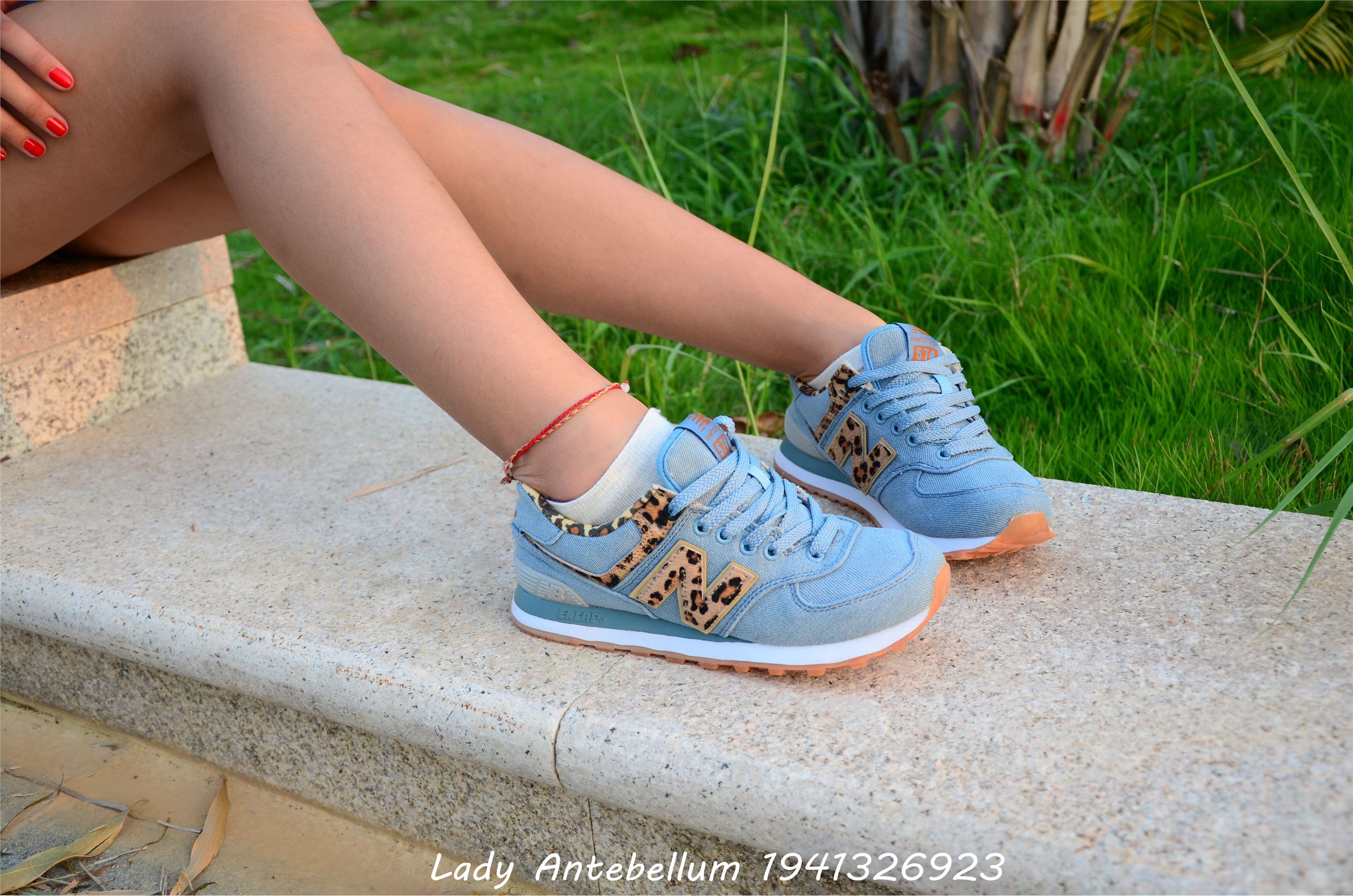 [战前女神] 恋足美腿棉袜女神级摄影套图 032