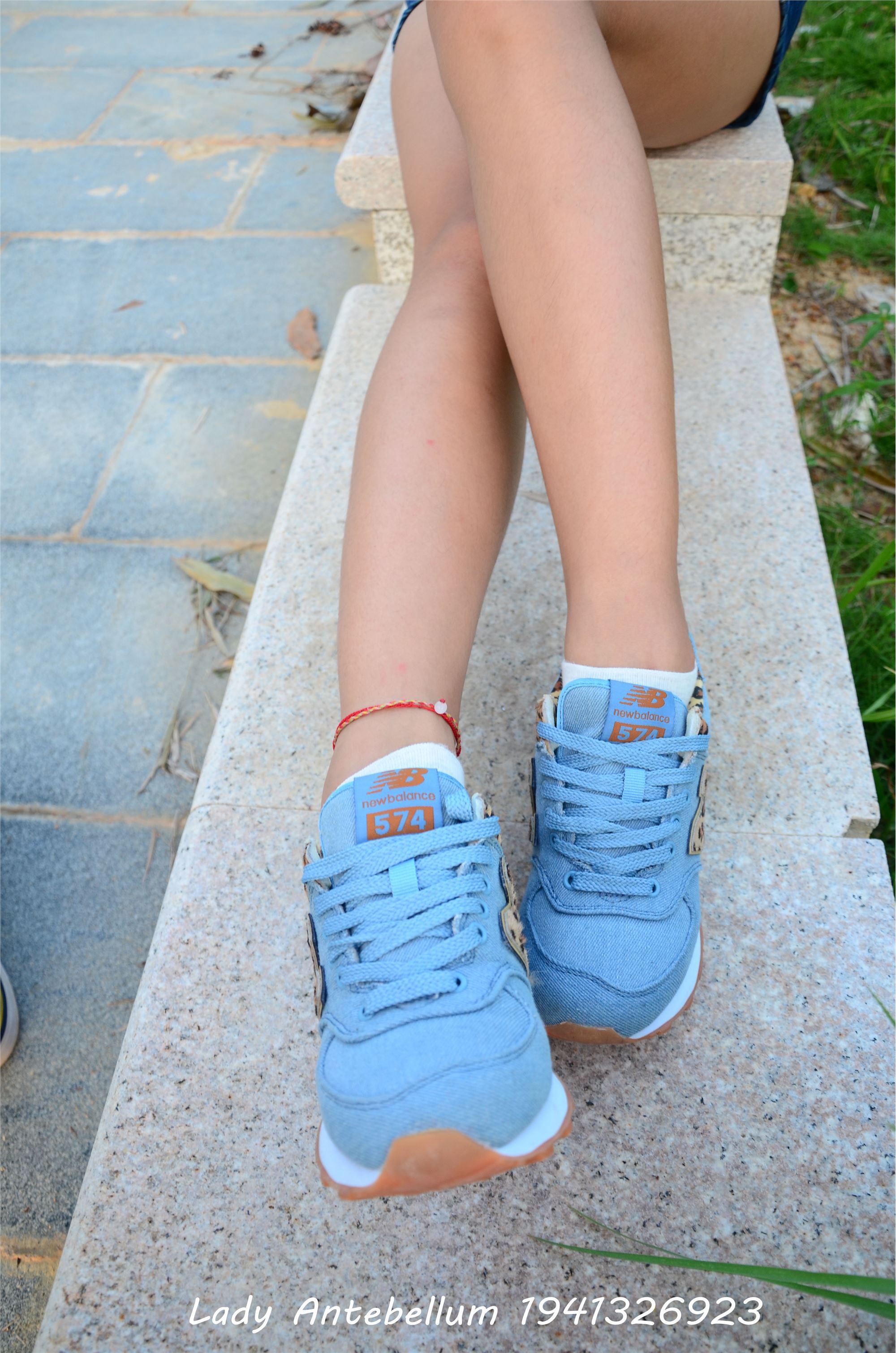 [战前女神] 恋足美腿棉袜女神级摄影套图 032