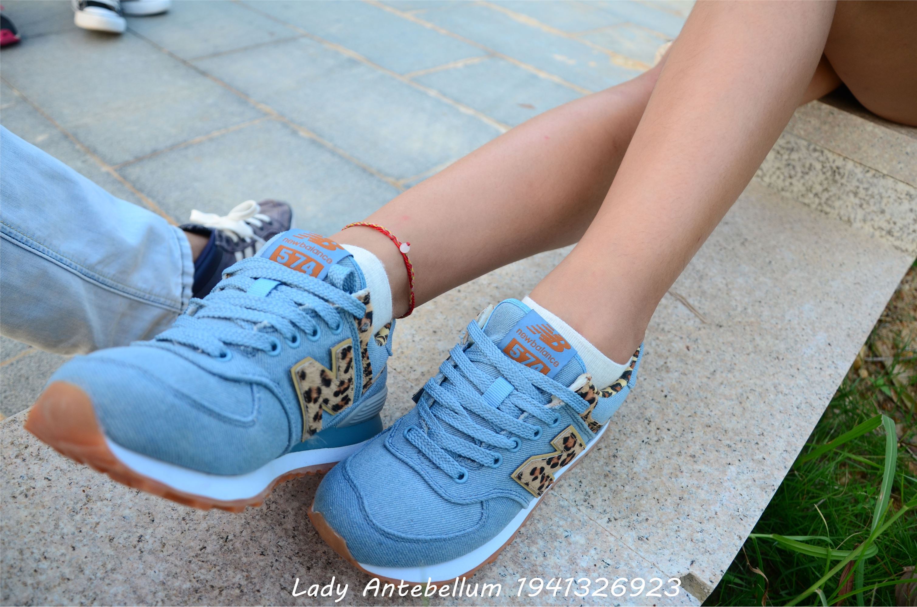 [战前女神] 恋足美腿棉袜女神级摄影套图 032