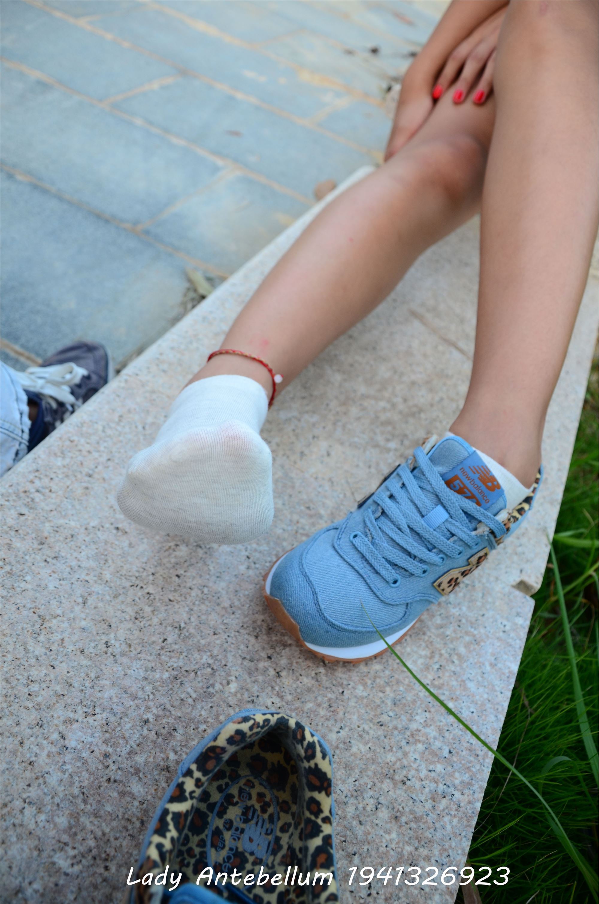 [战前女神] 恋足美腿棉袜女神级摄影套图 032