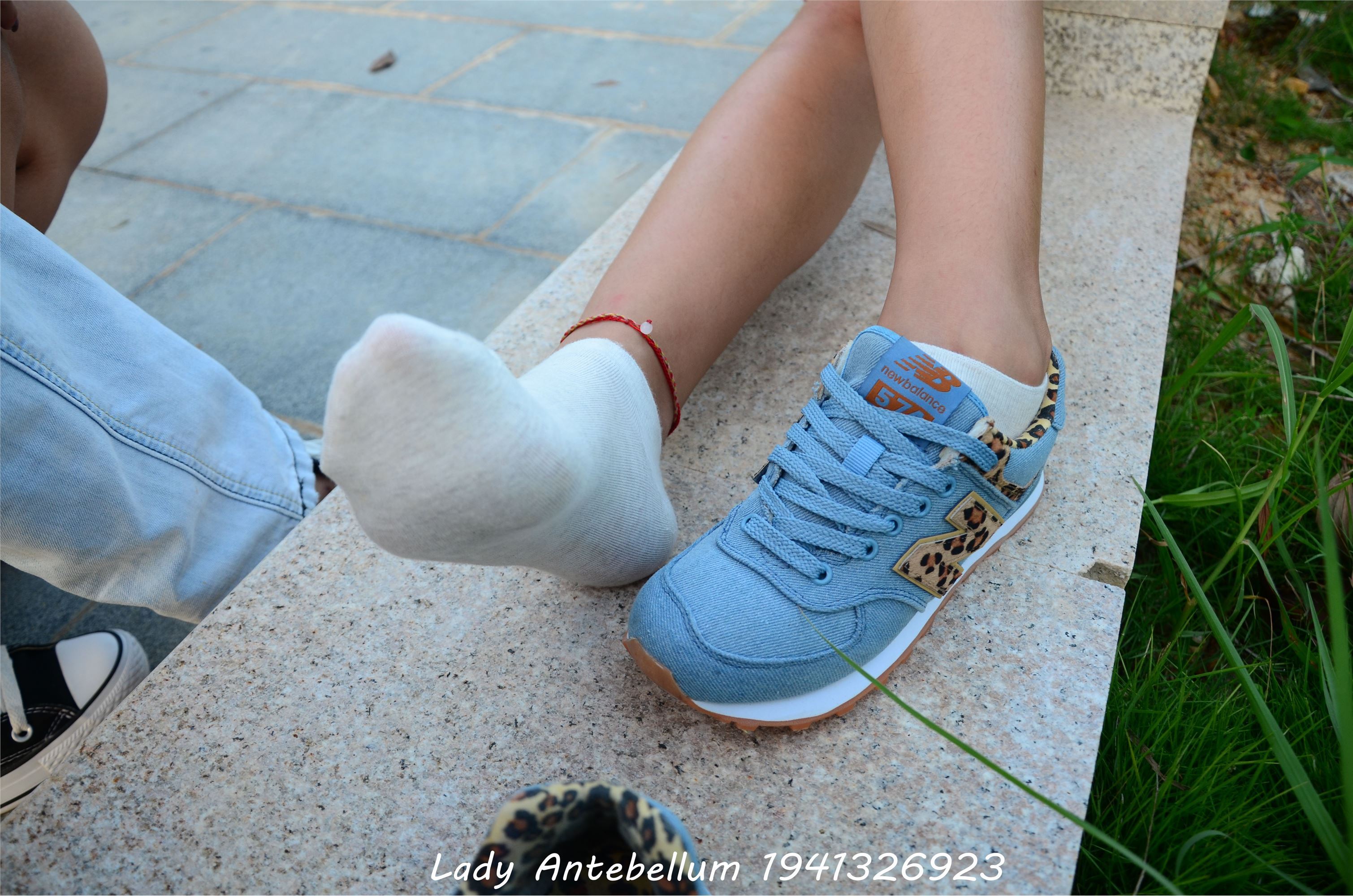 [战前女神] 恋足美腿棉袜女神级摄影套图 032