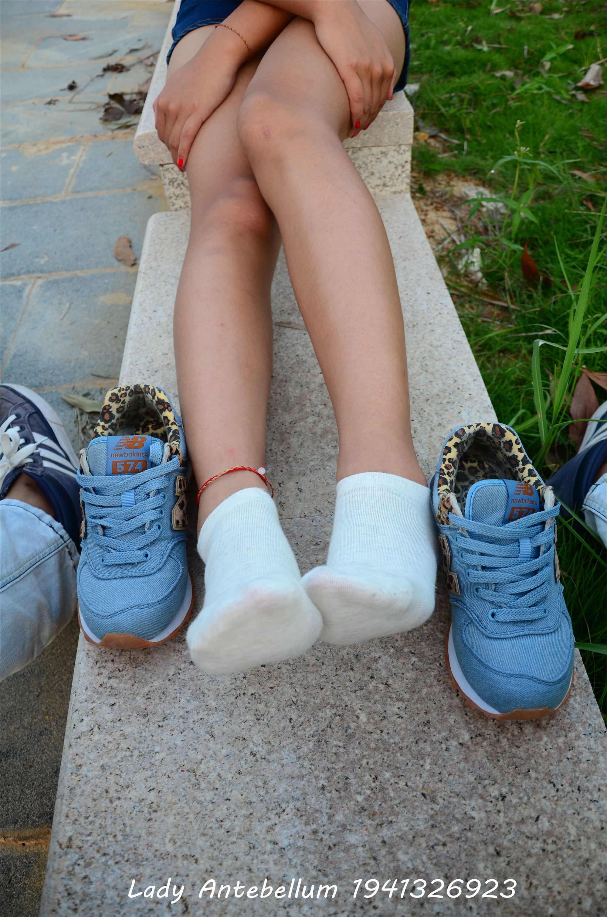 [战前女神] 恋足美腿棉袜女神级摄影套图 032