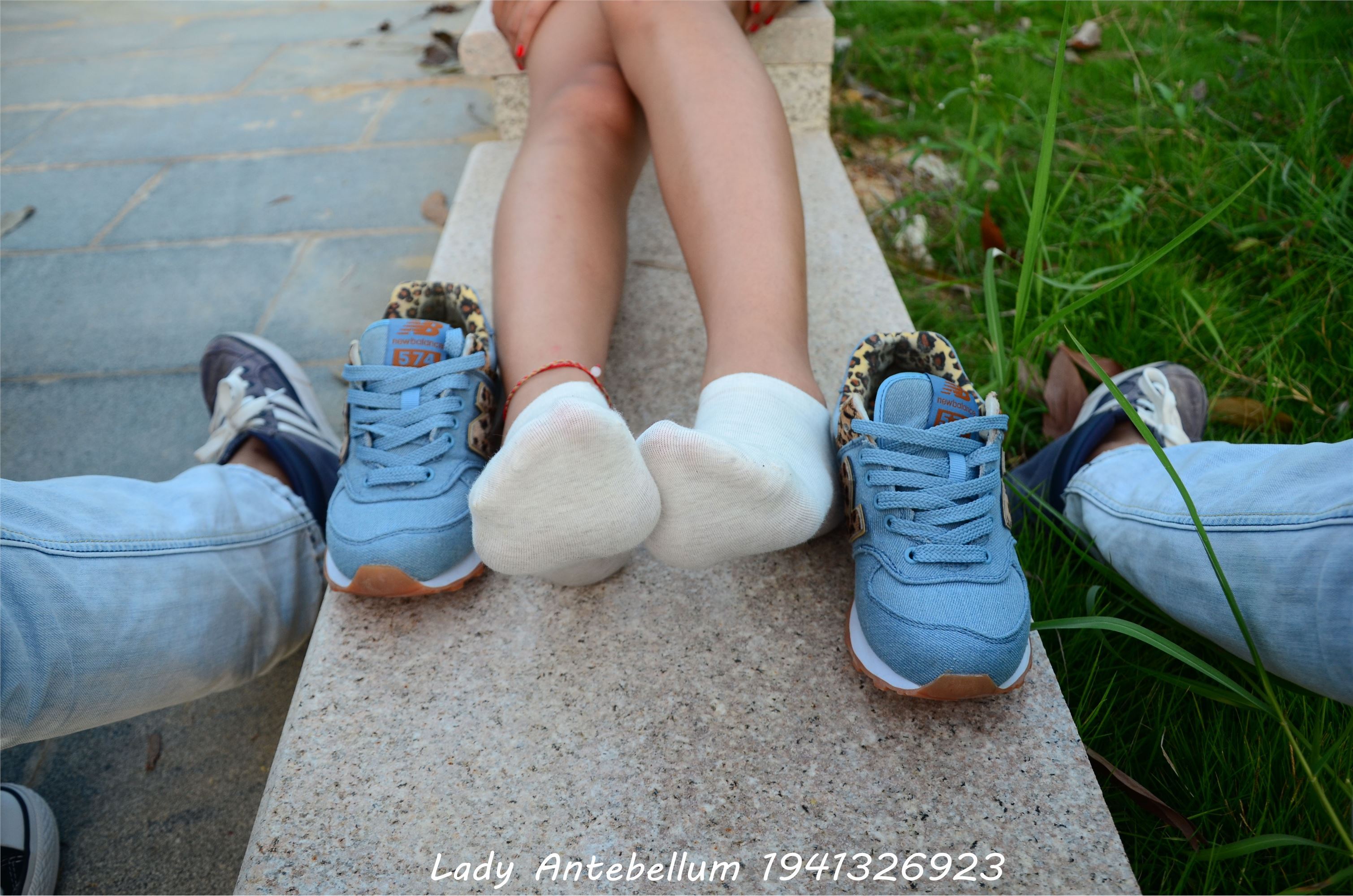 [战前女神] 恋足美腿棉袜女神级摄影套图 032