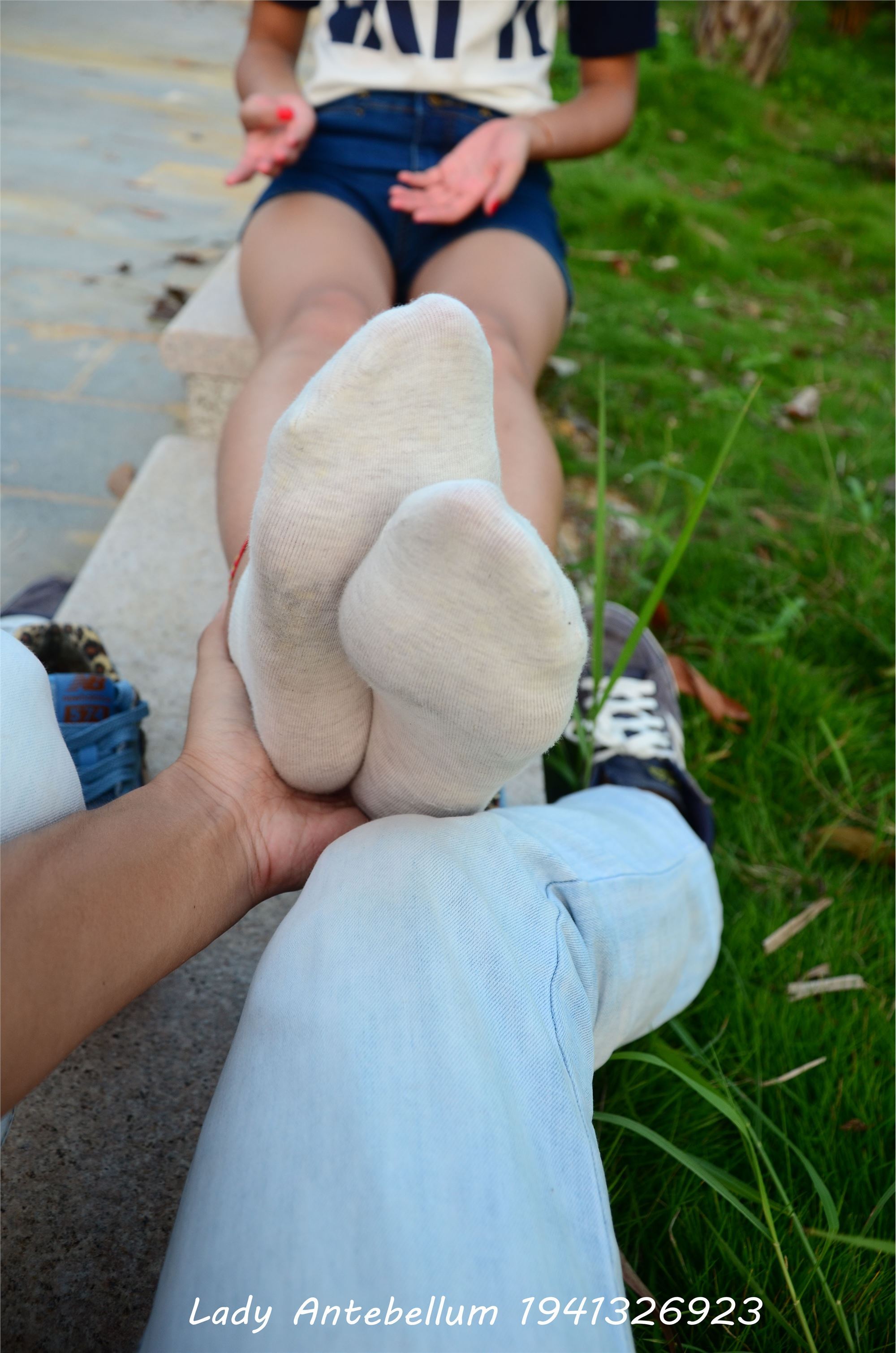 [战前女神] 恋足美腿棉袜女神级摄影套图 032