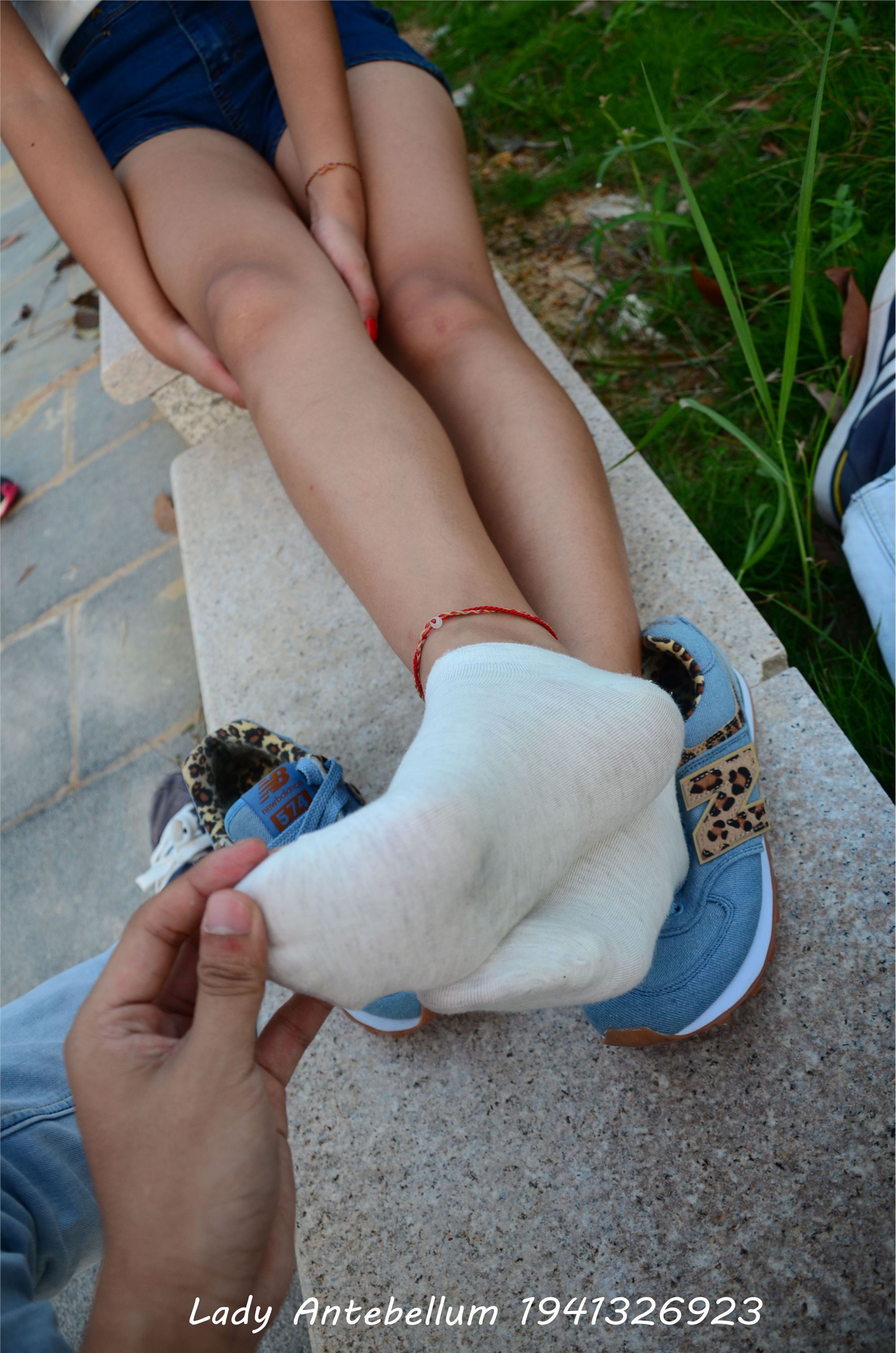 [战前女神] 恋足美腿棉袜女神级摄影套图 032