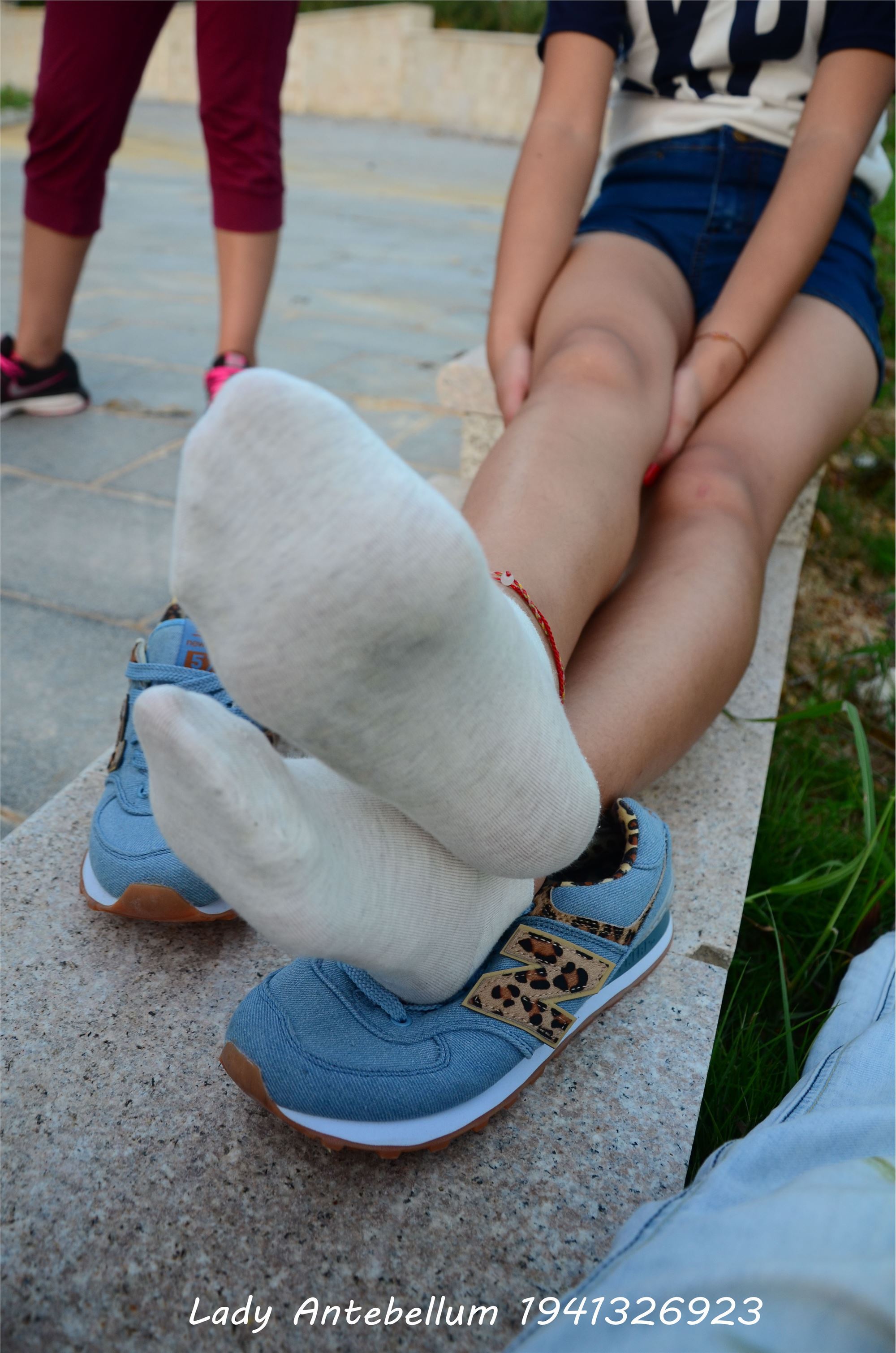 [战前女神] 恋足美腿棉袜女神级摄影套图 032