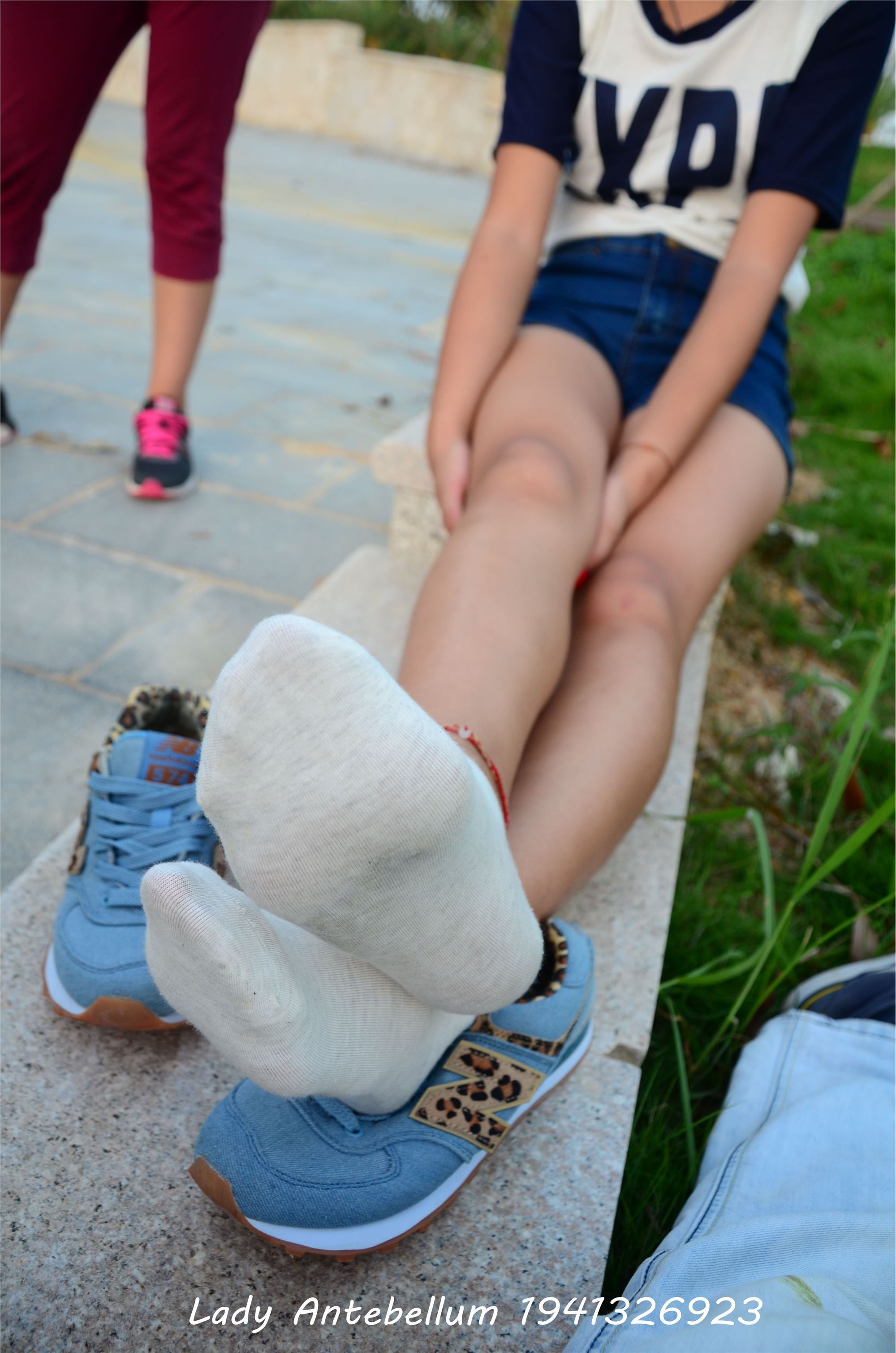 [战前女神] 恋足美腿棉袜女神级摄影套图 032