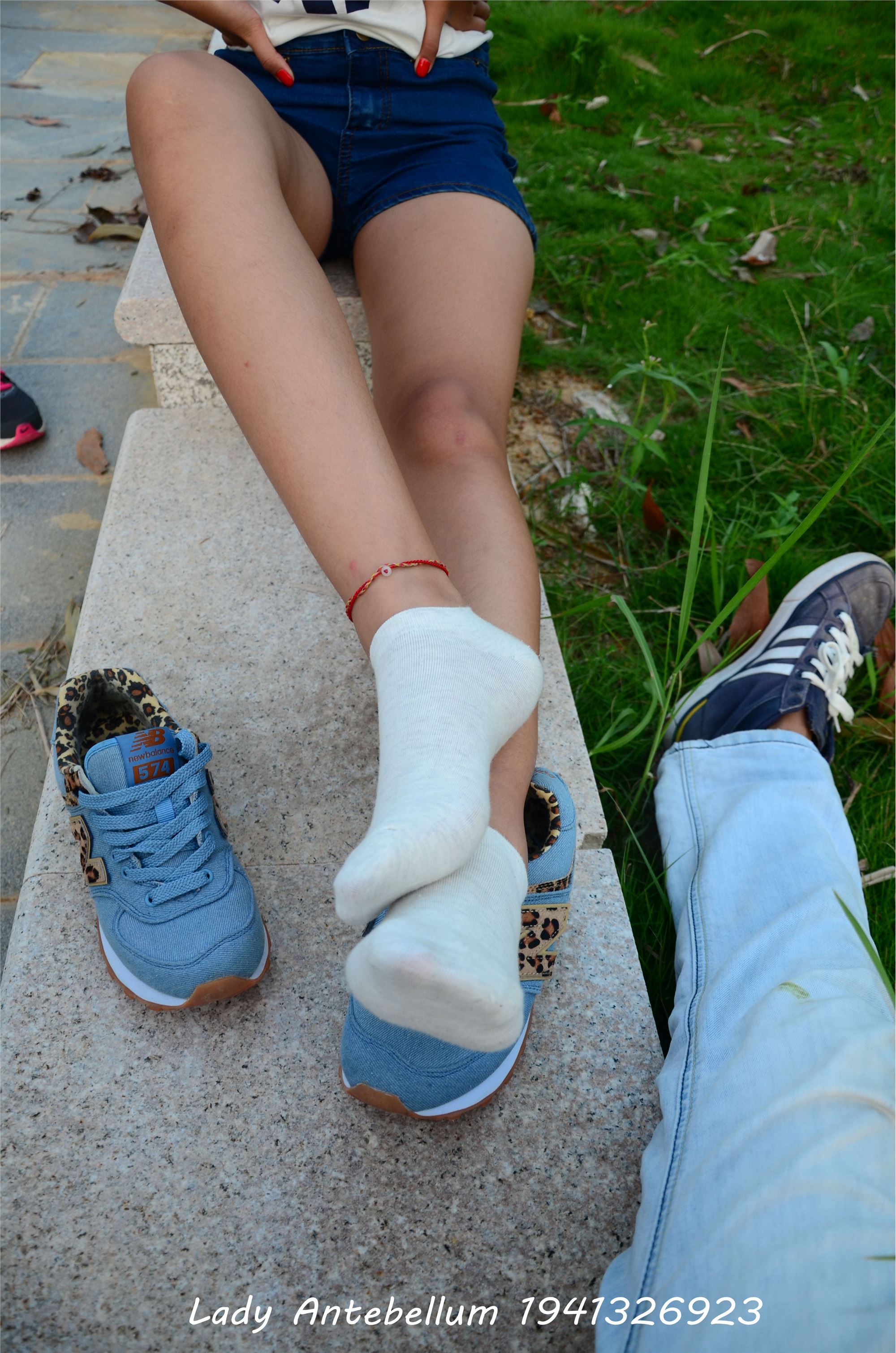 [战前女神] 恋足美腿棉袜女神级摄影套图 032