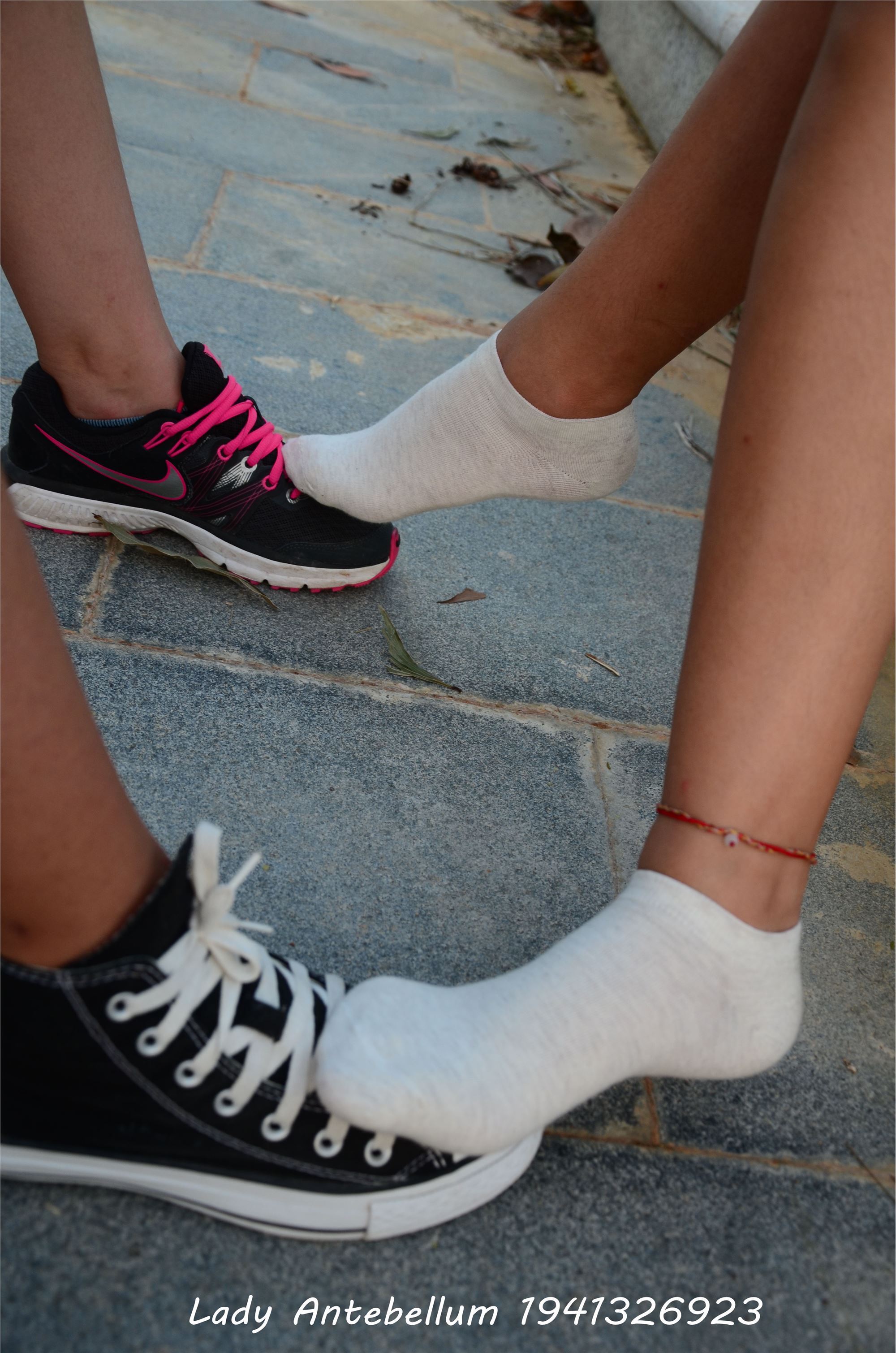 [战前女神] 恋足美腿棉袜女神级摄影套图 032