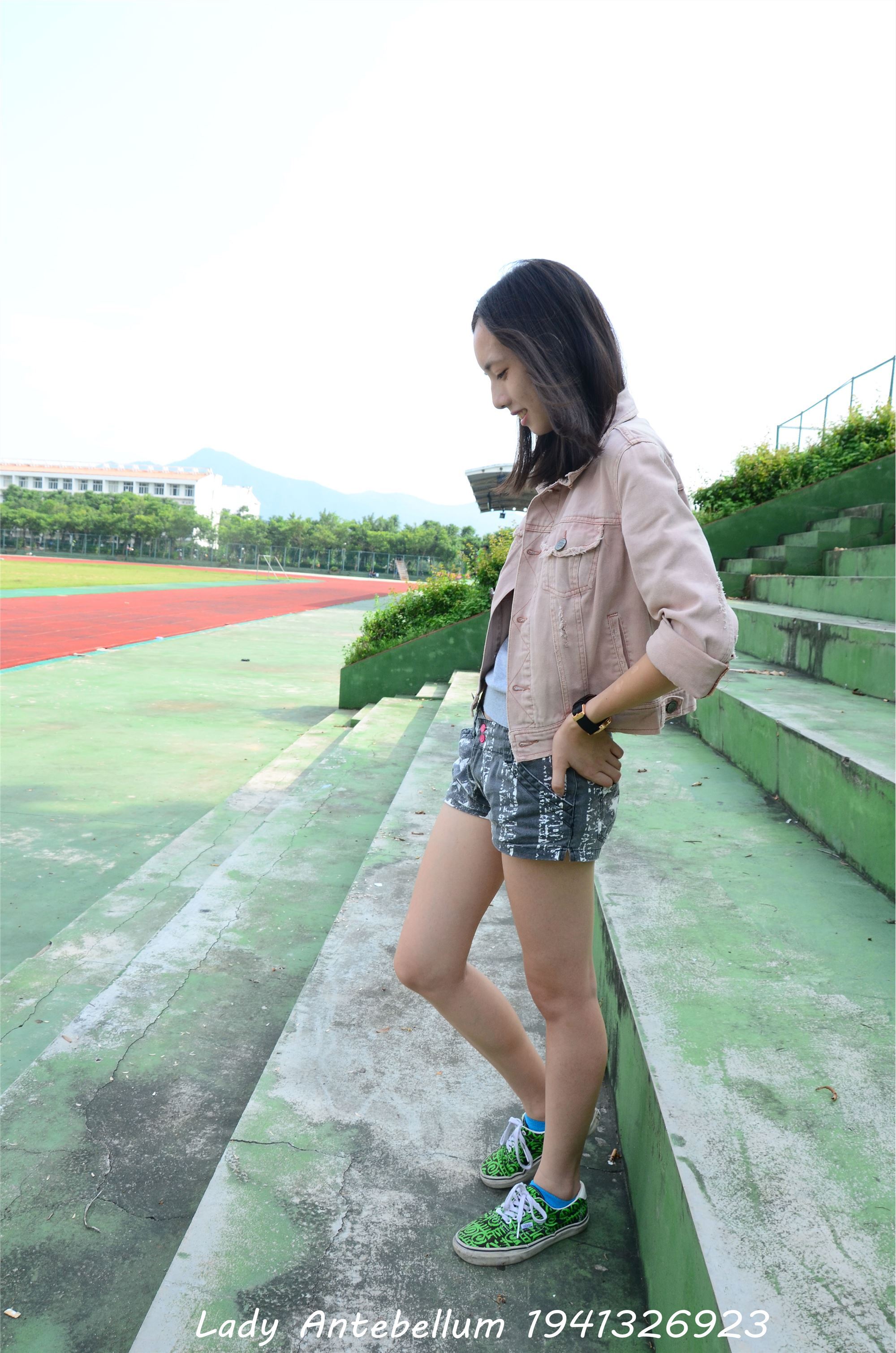 [战前女神] 恋足美腿棉袜女神级摄影套图 033