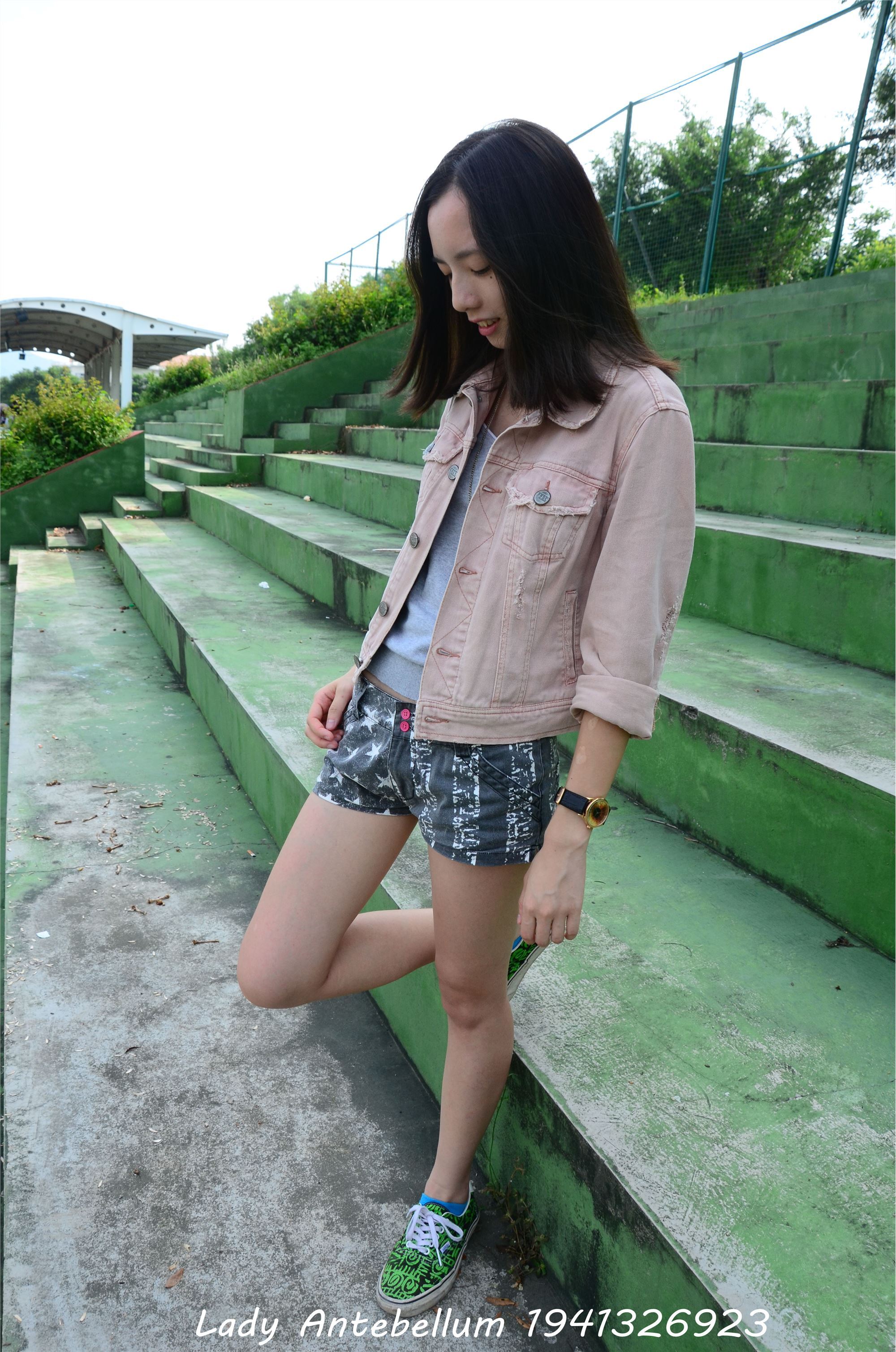 [战前女神] 恋足美腿棉袜女神级摄影套图 033