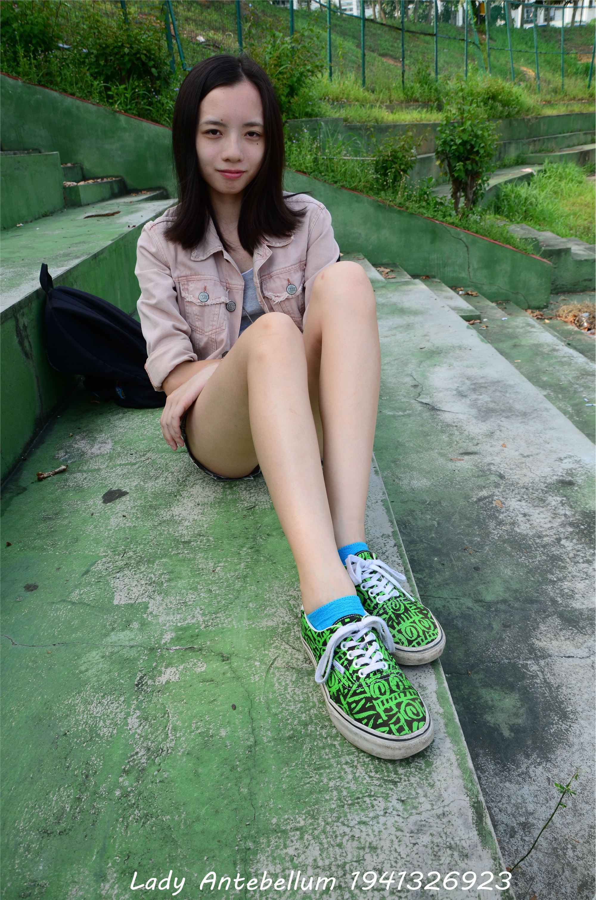 [战前女神] 恋足美腿棉袜女神级摄影套图 033