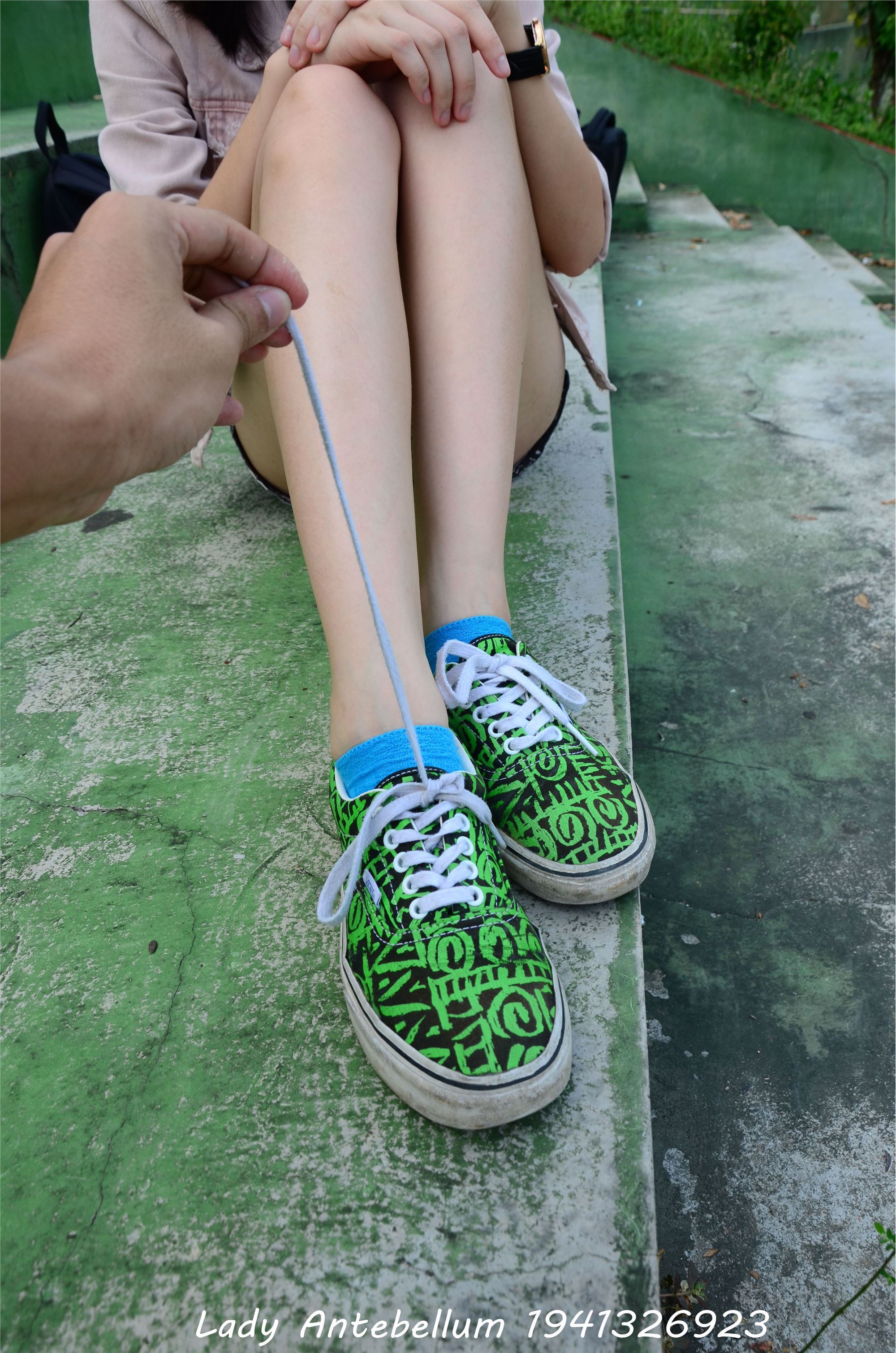 [战前女神] 恋足美腿棉袜女神级摄影套图 033