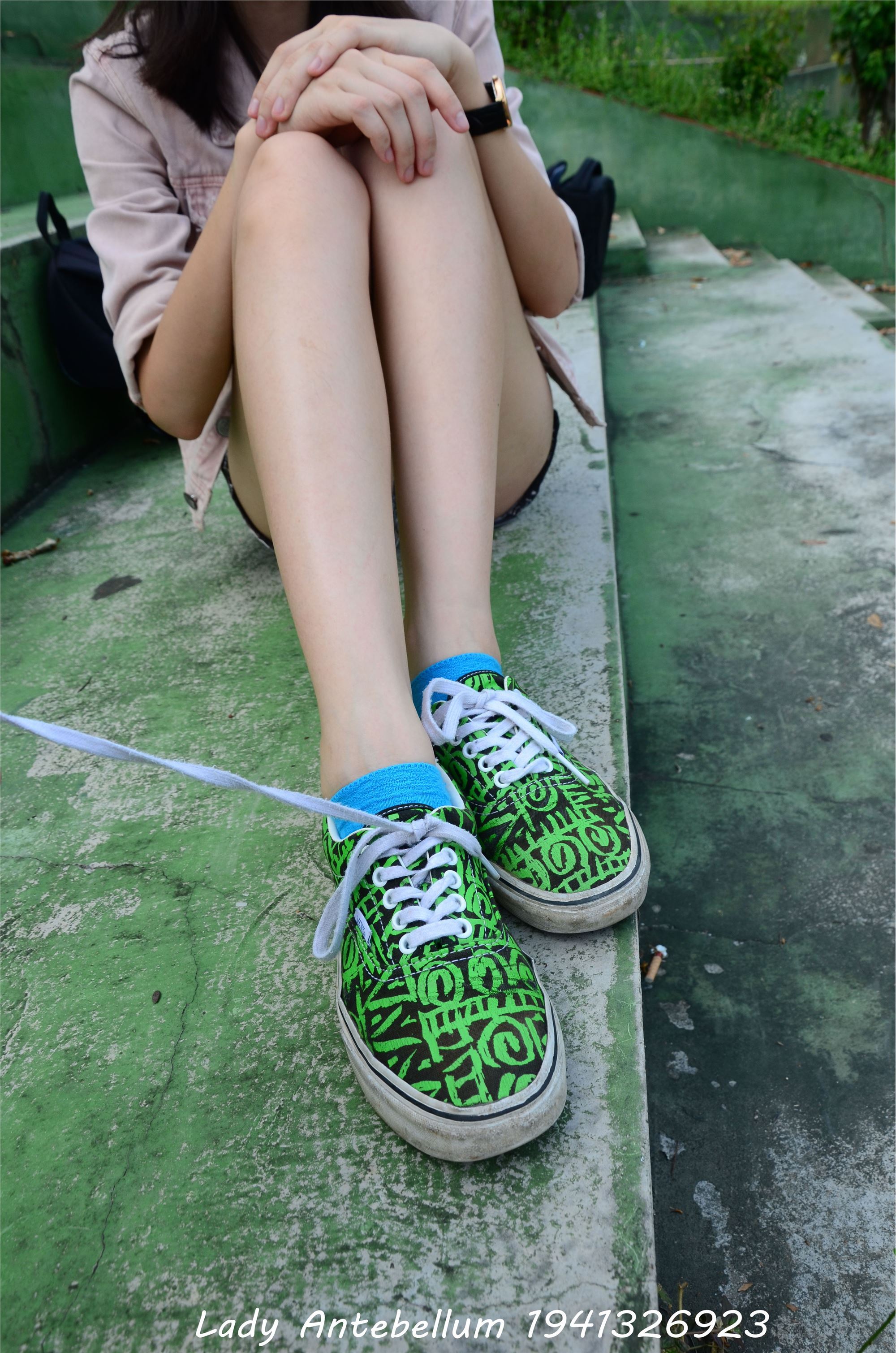 [战前女神] 恋足美腿棉袜女神级摄影套图 033