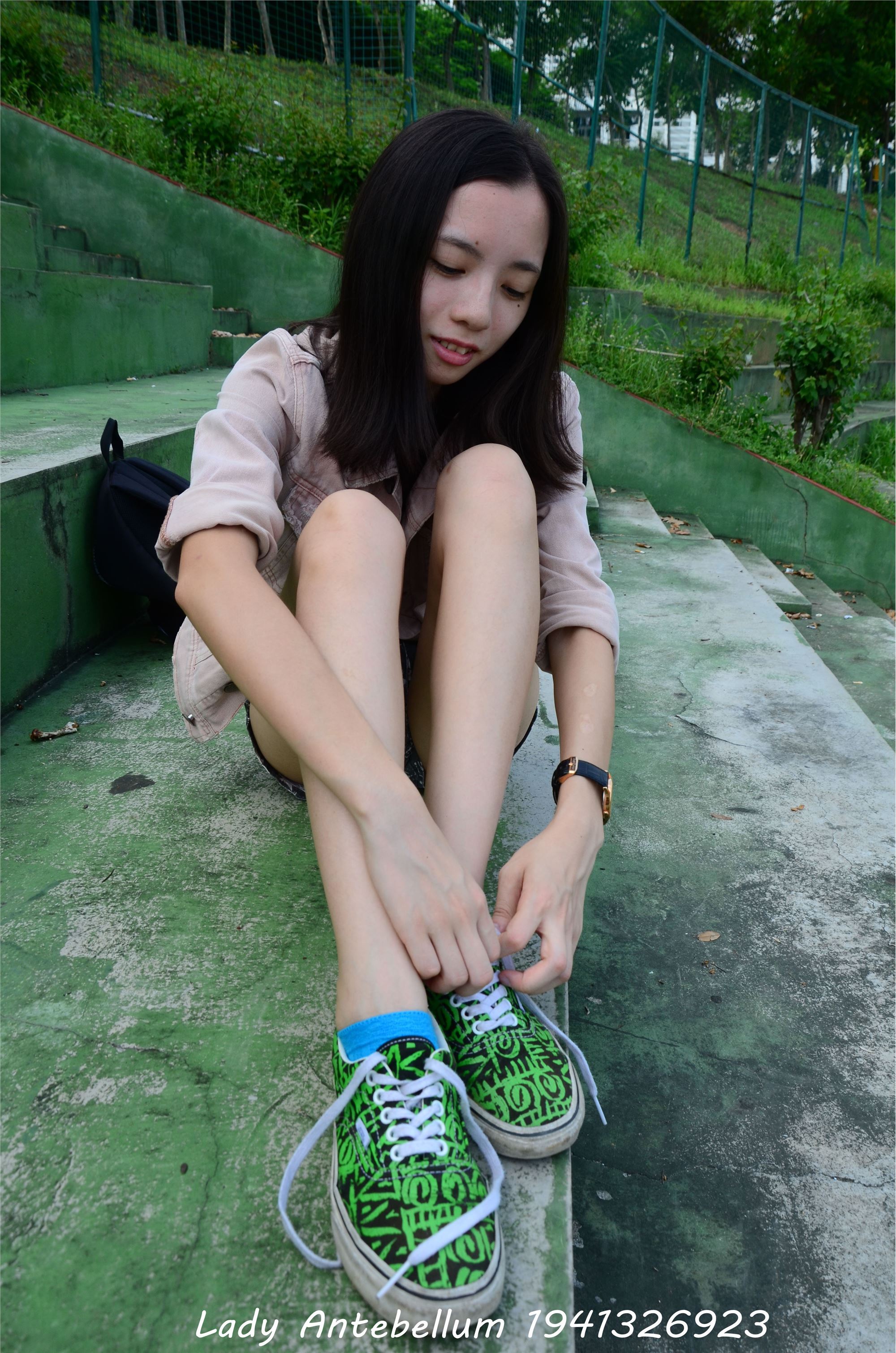 [战前女神] 恋足美腿棉袜女神级摄影套图 033