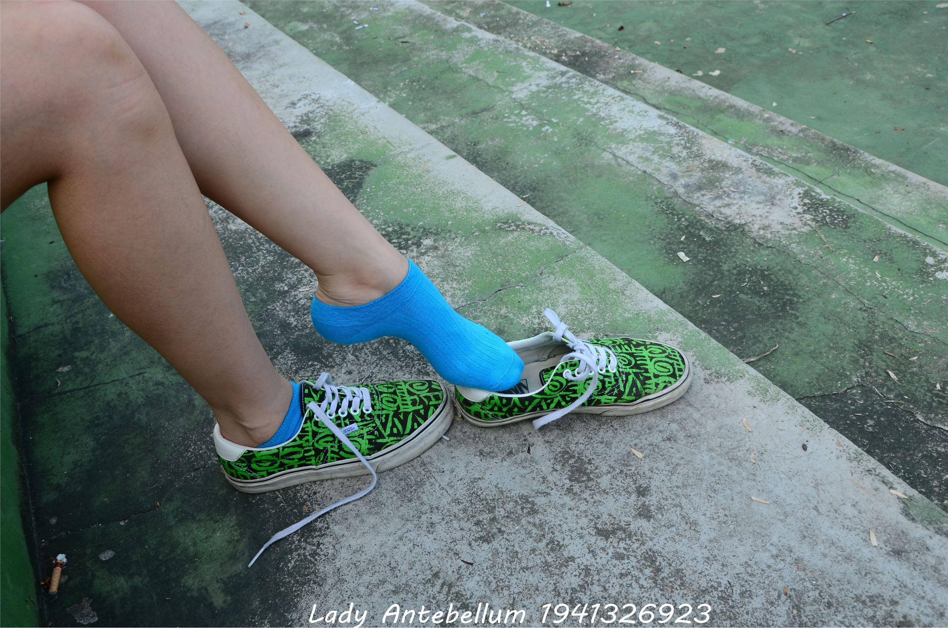 [战前女神] 恋足美腿棉袜女神级摄影套图 033