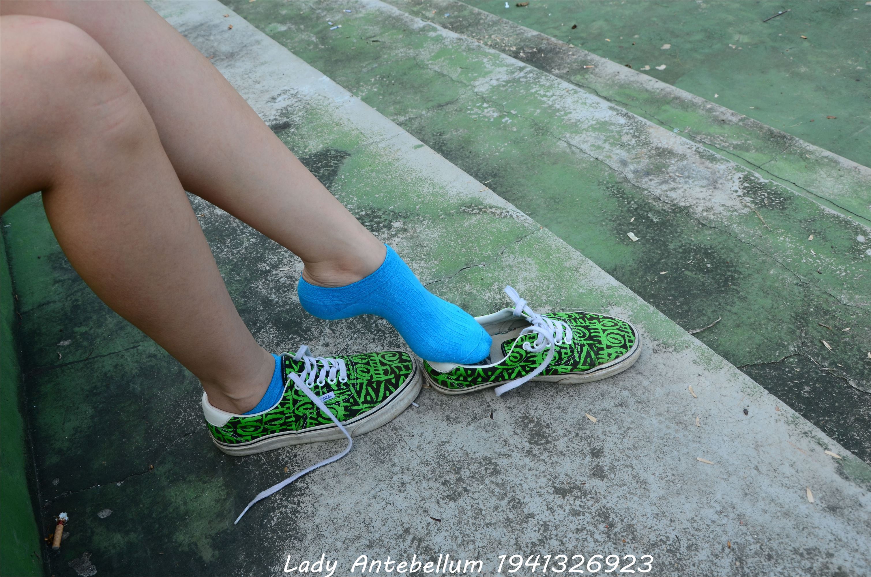 [战前女神] 恋足美腿棉袜女神级摄影套图 033