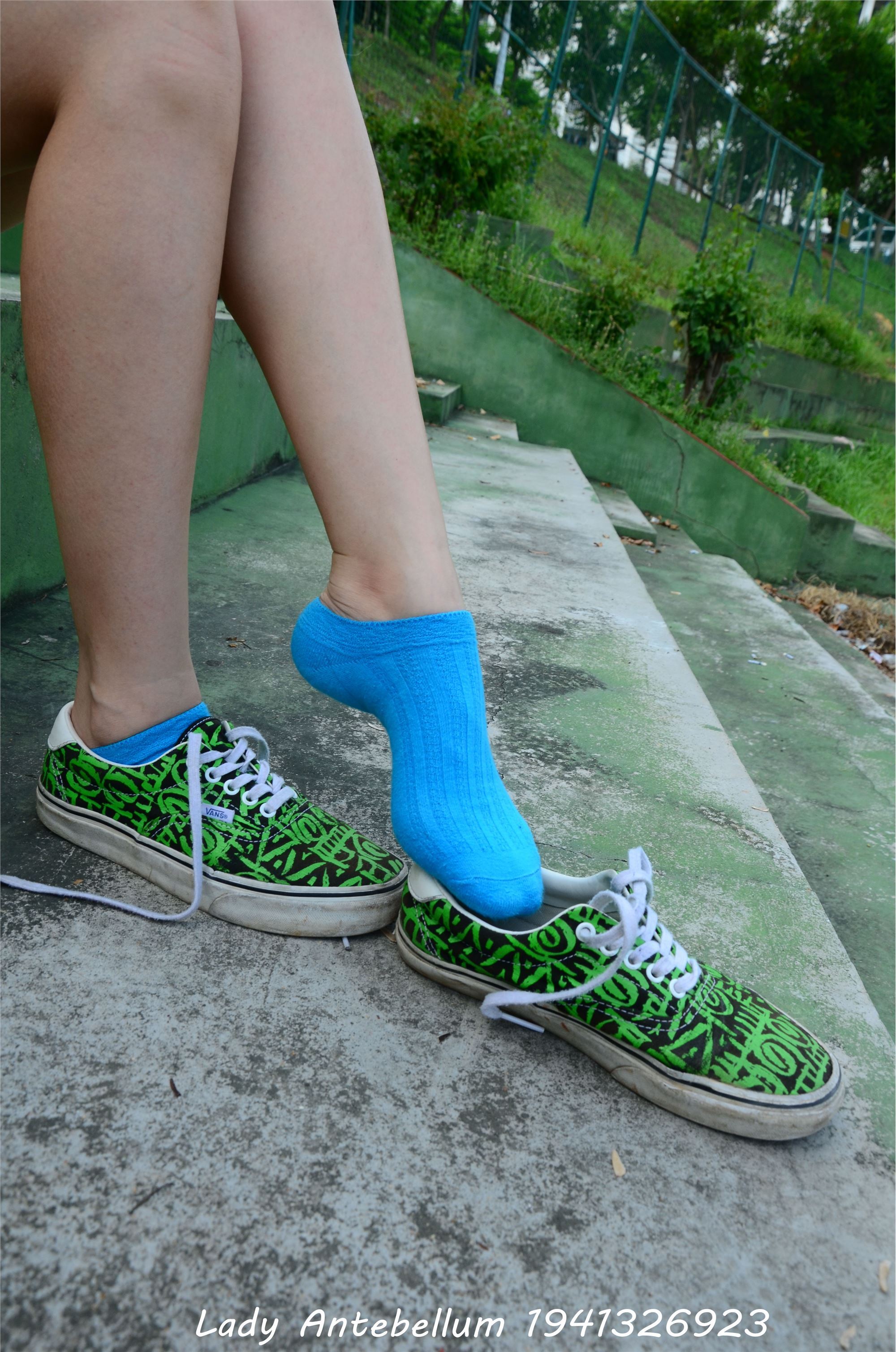 [战前女神] 恋足美腿棉袜女神级摄影套图 033