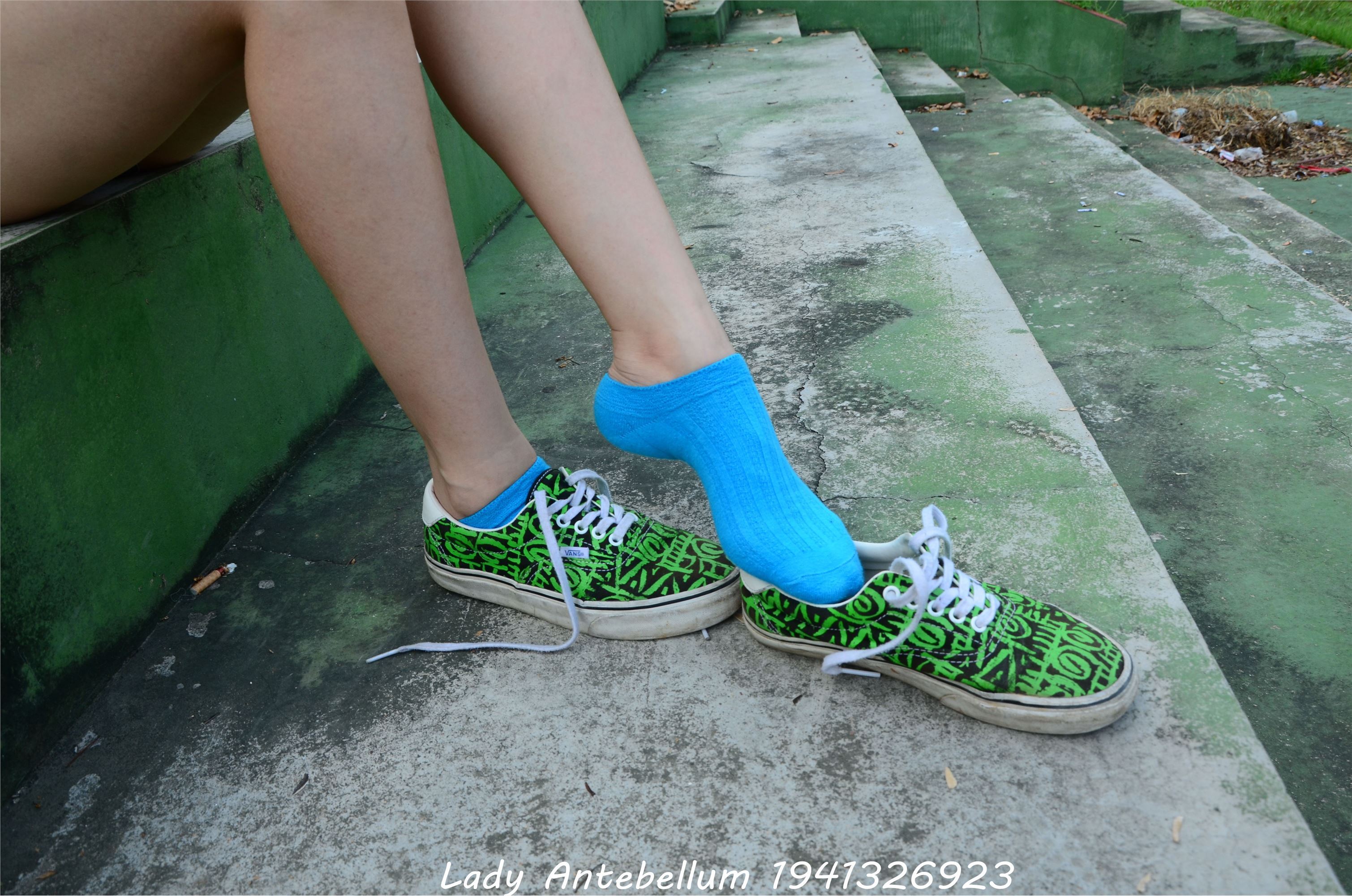 [战前女神] 恋足美腿棉袜女神级摄影套图 033