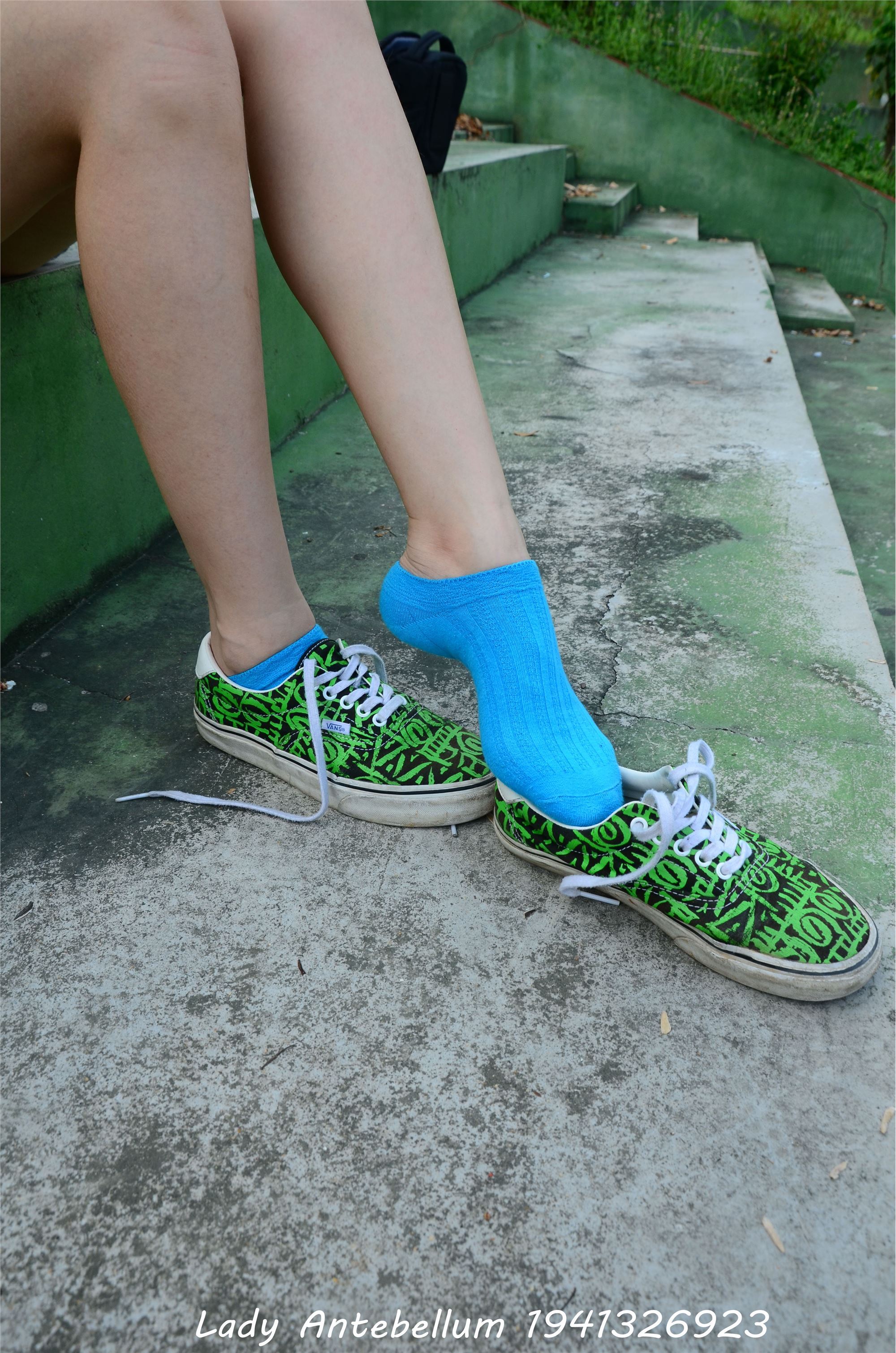 [战前女神] 恋足美腿棉袜女神级摄影套图 033