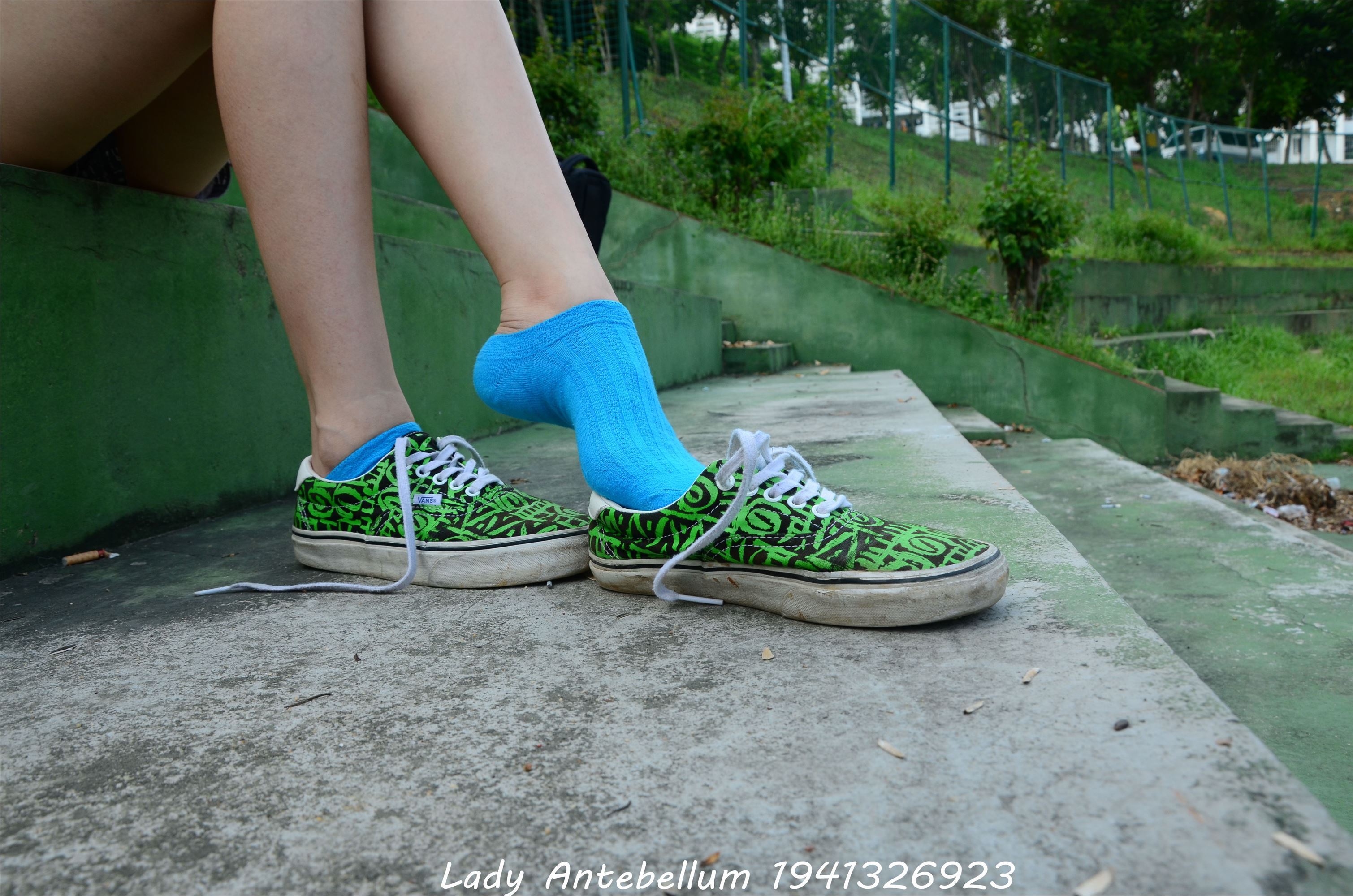 [战前女神] 恋足美腿棉袜女神级摄影套图 033