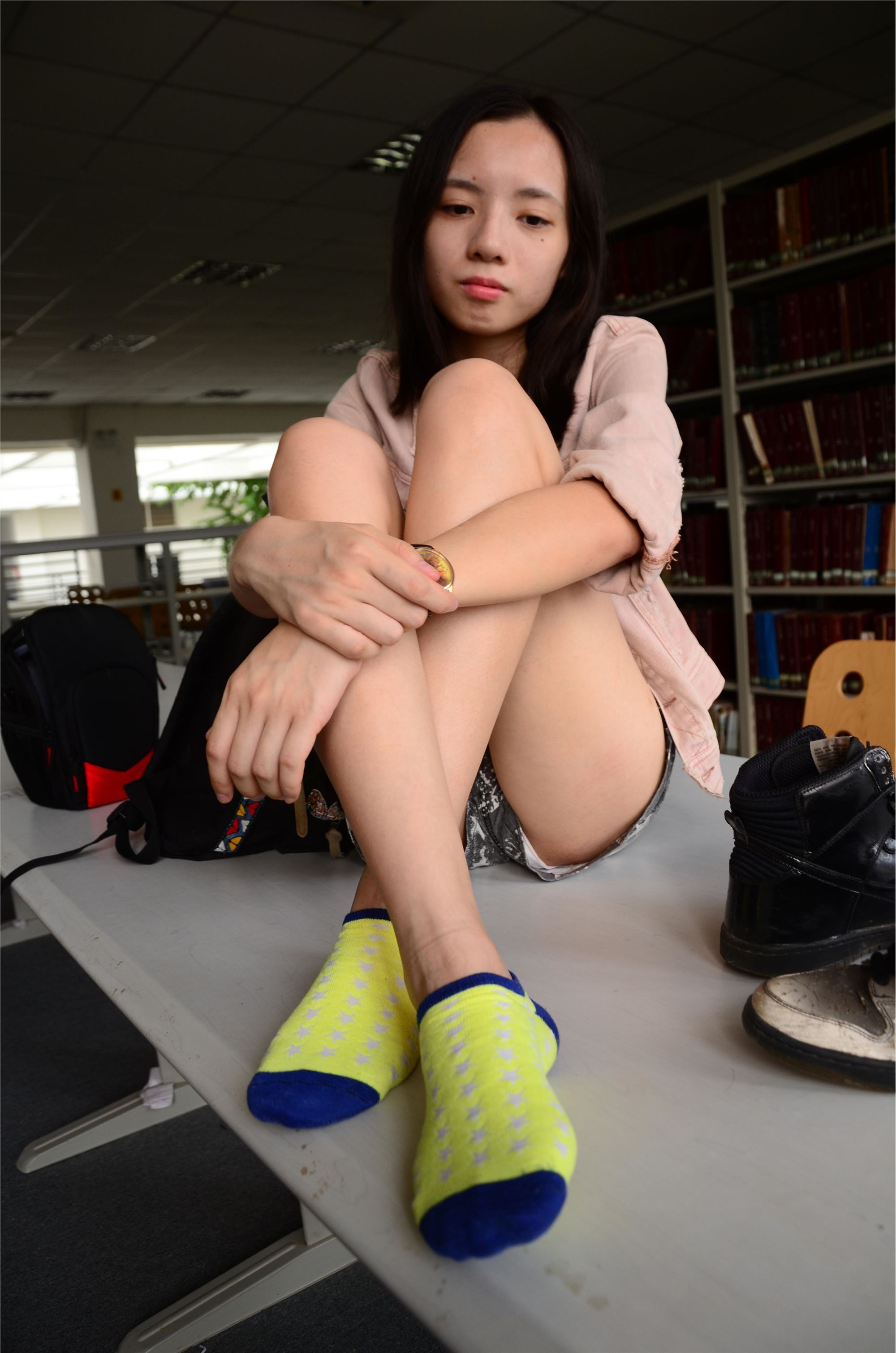 [战前女神] 恋足美腿棉袜女神级摄影套图 034