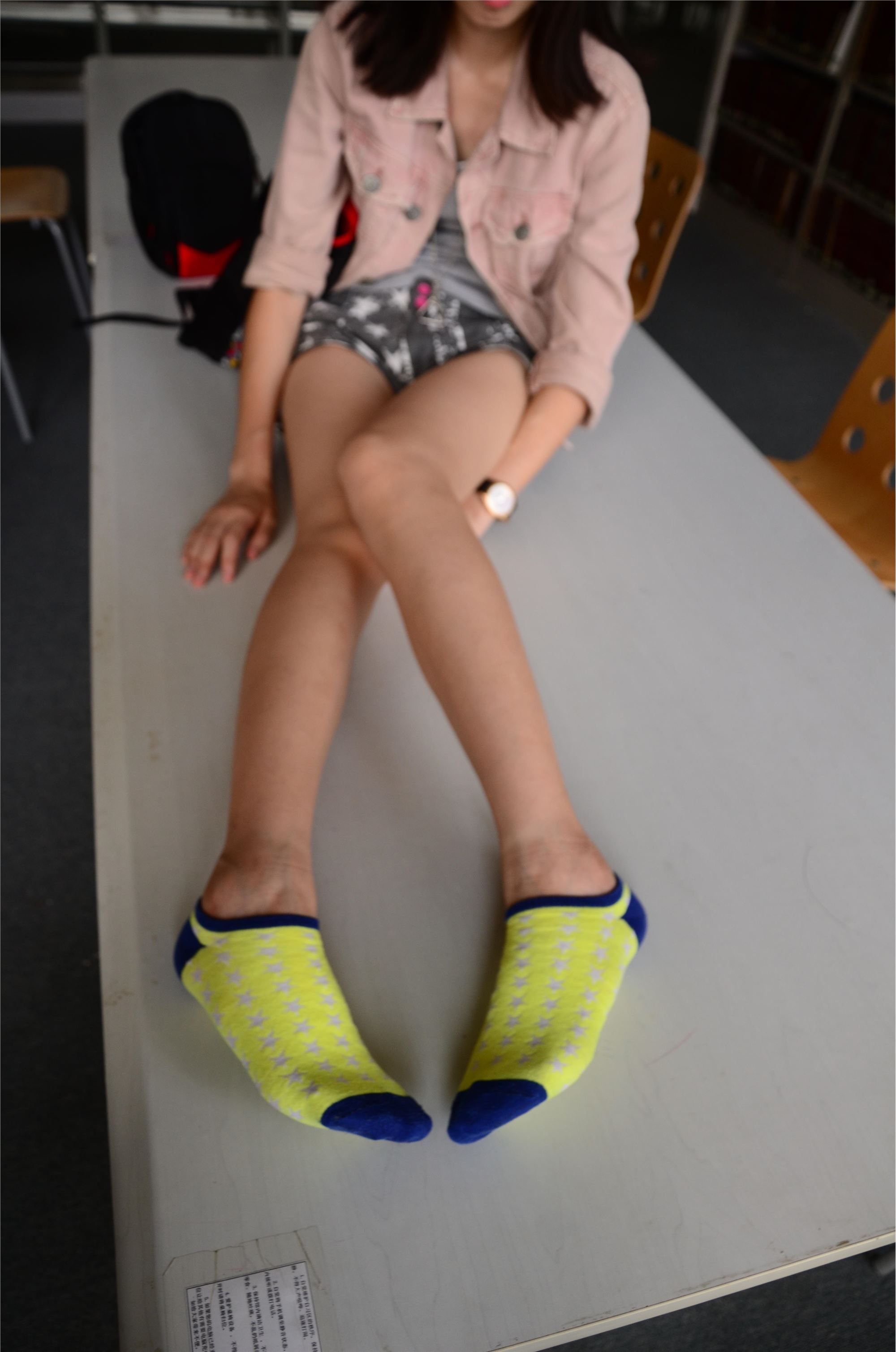 [战前女神] 恋足美腿棉袜女神级摄影套图 034