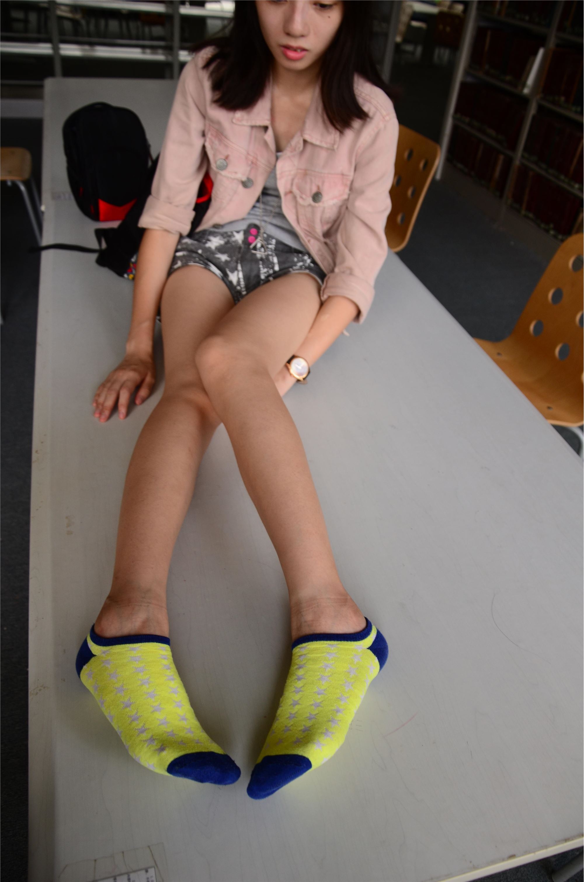 [战前女神] 恋足美腿棉袜女神级摄影套图 034