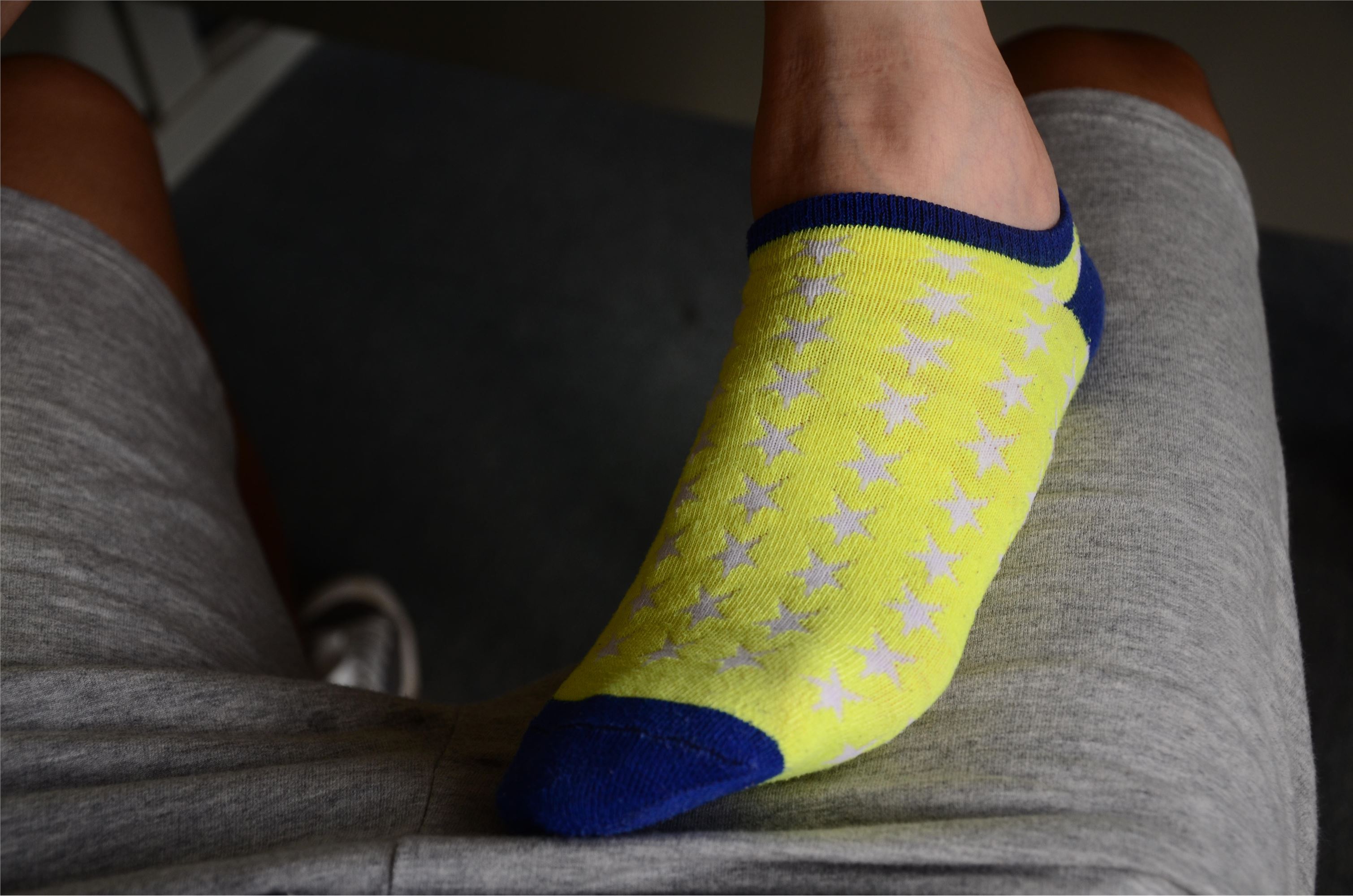 [战前女神] 恋足美腿棉袜女神级摄影套图 034