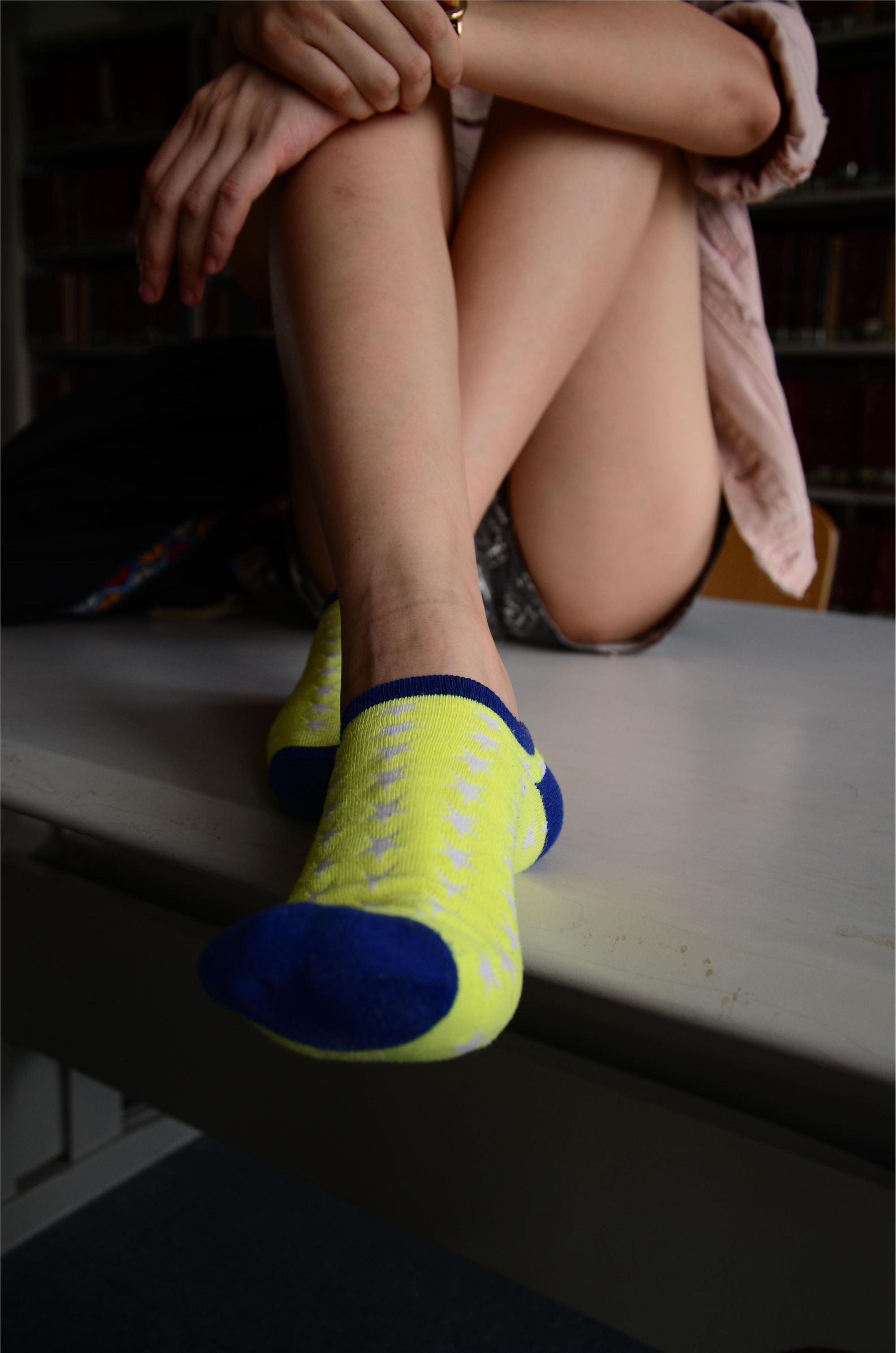 [战前女神] 恋足美腿棉袜女神级摄影套图 034