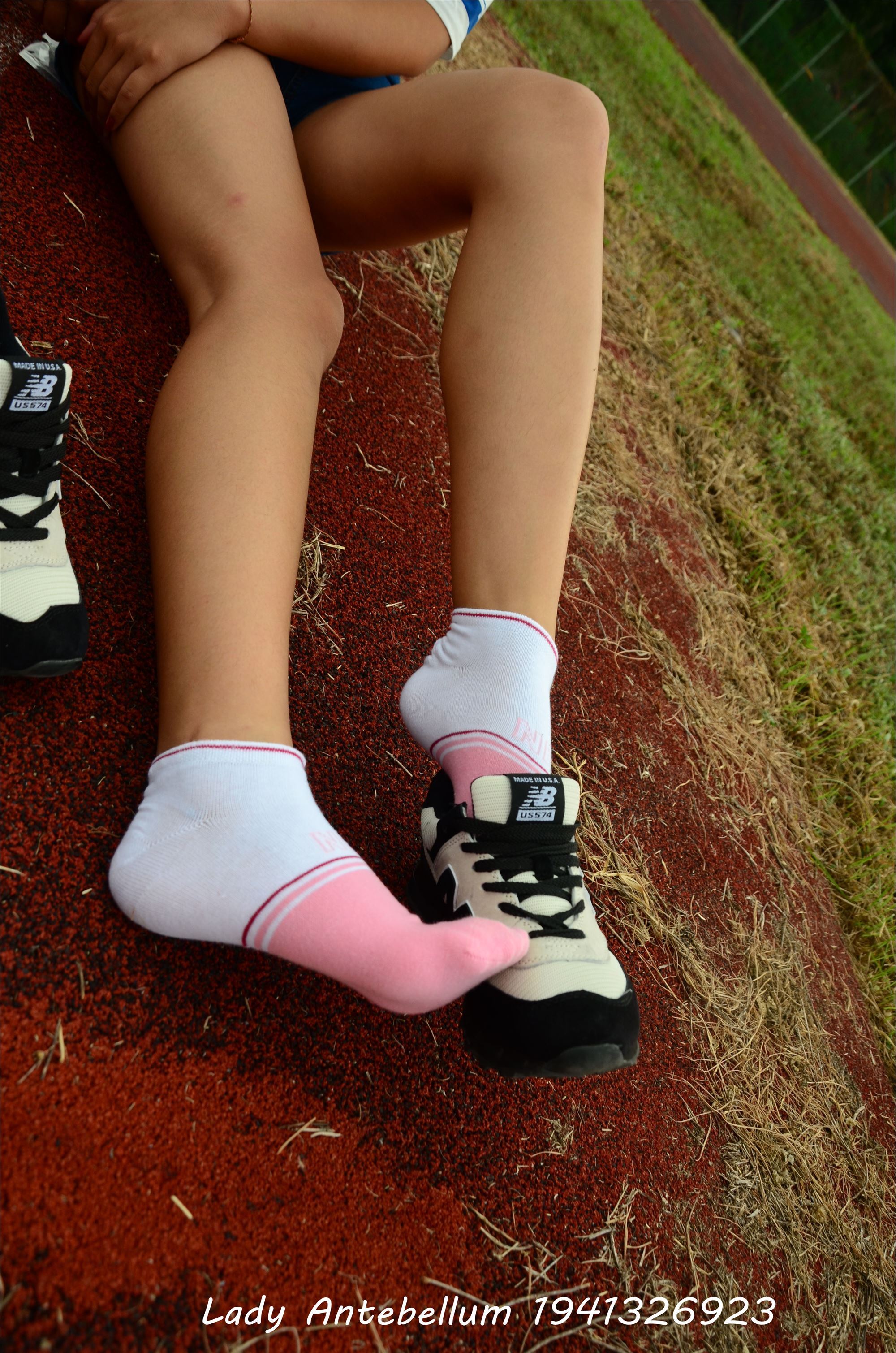 [战前女神] 恋足美腿棉袜女神级摄影套图 035